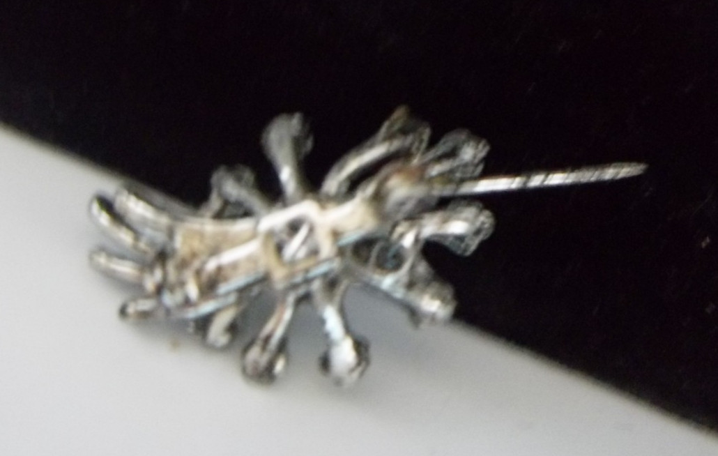 Vintage Silver Tone Abstract Brooch – Sculptural Pin – All Stones Present