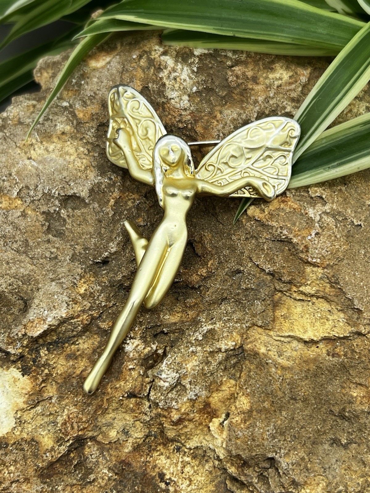 Vintage Fairy Brooch Matte Gold Tone Pixie Pin Whimsical Fantasy Jewelry