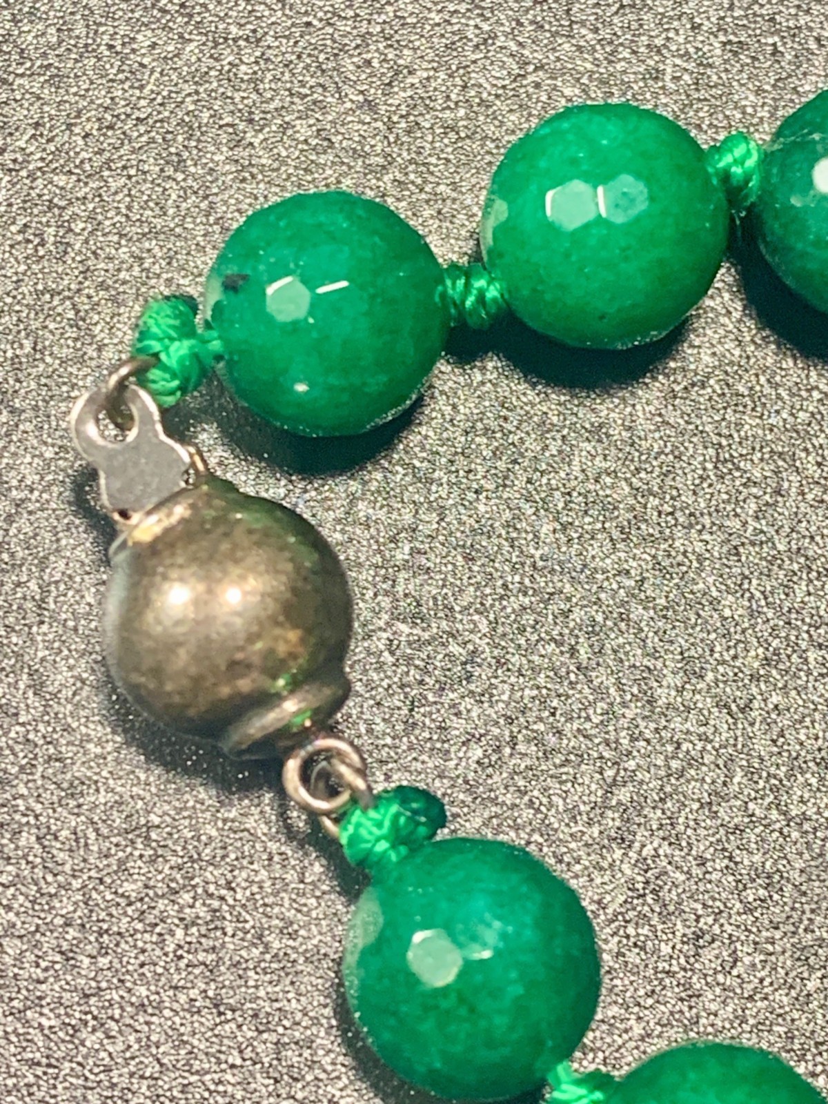 Green Agate Beaded Necklace With Faceted Round Beads & Vintage-Style Clasp