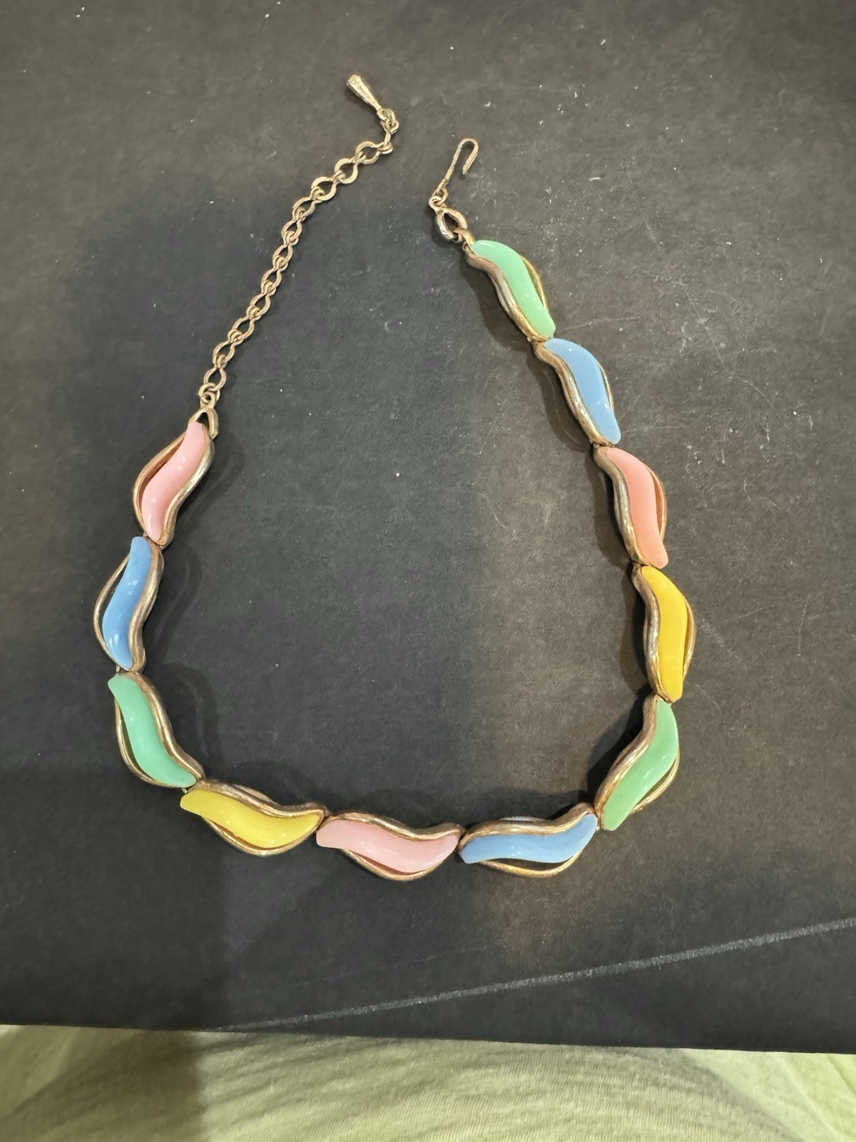 Vtg Acrylic Pastel Colors Metal Necklace
