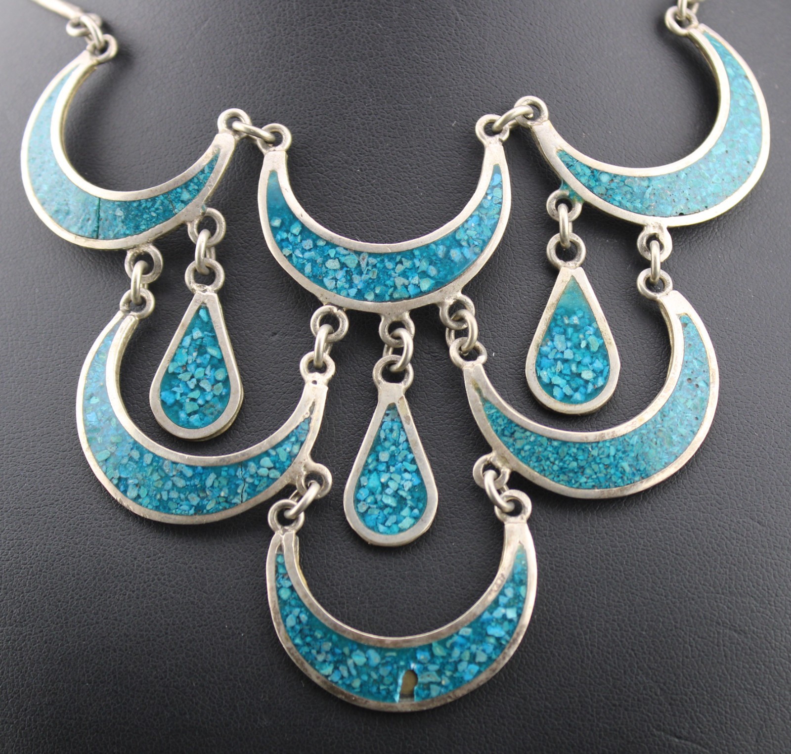 Vintage Turquoise Chip Inlay Mexico Nickel Silver Moon Chandelier 14″ Necklace