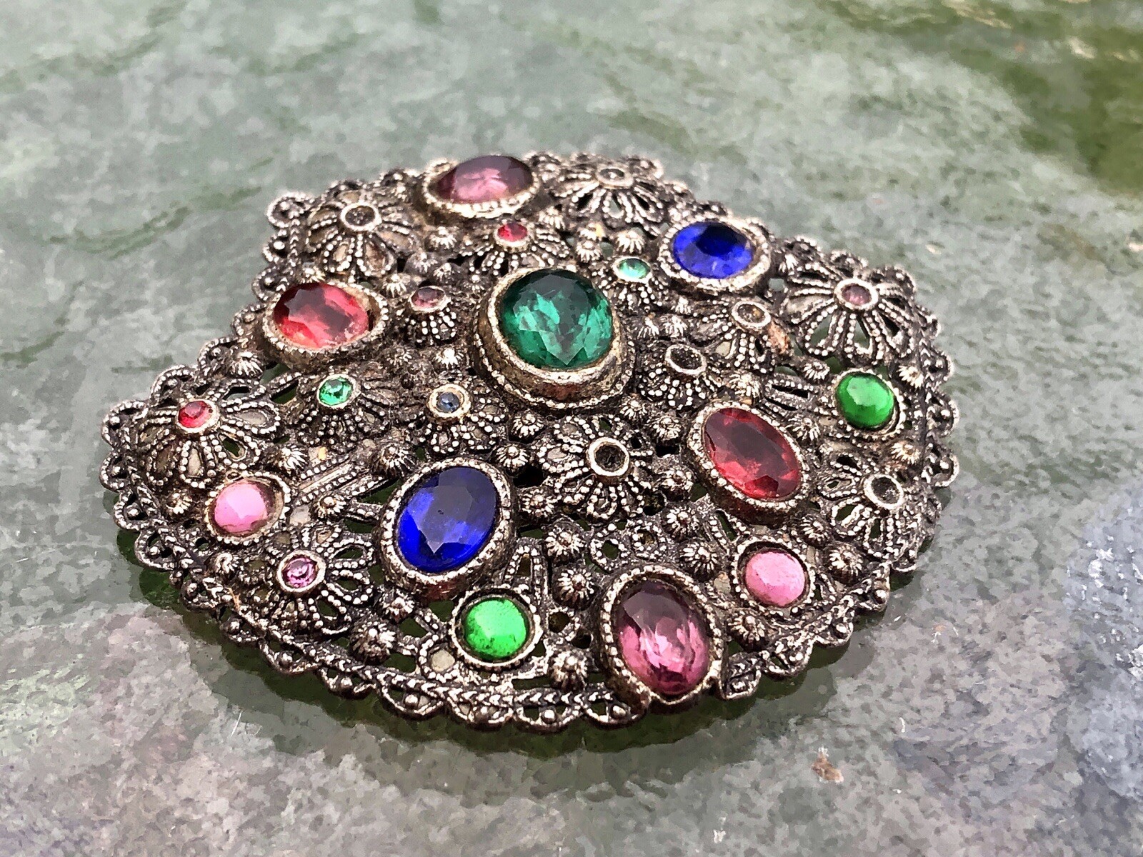 New England Glass Works Antique Repousse Designed Glass Stone Fur Scarf Clip
