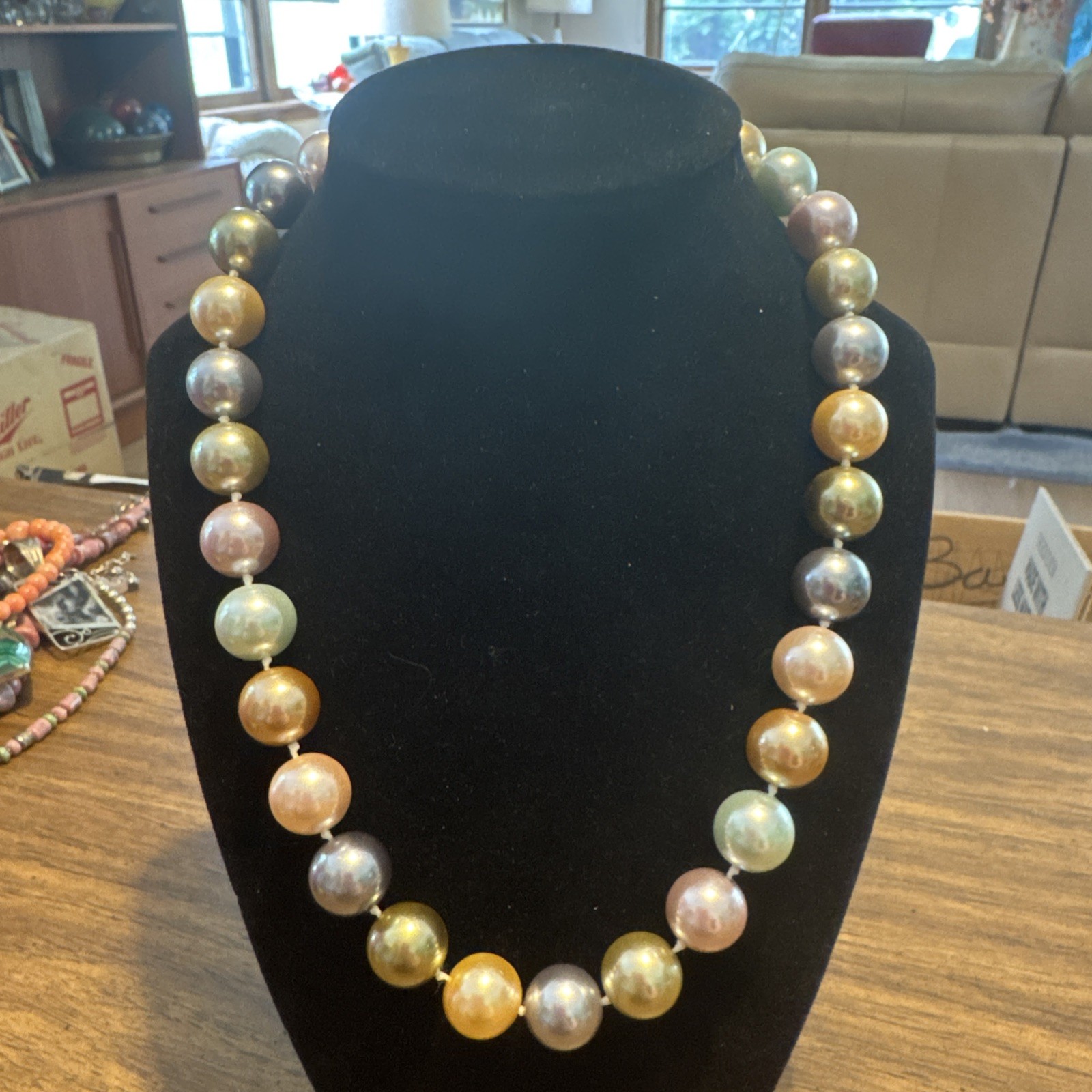 Vintage Kenneth Jay Lane Faux Pastel Multi-Color Pearl Necklace – 18″ 2/2