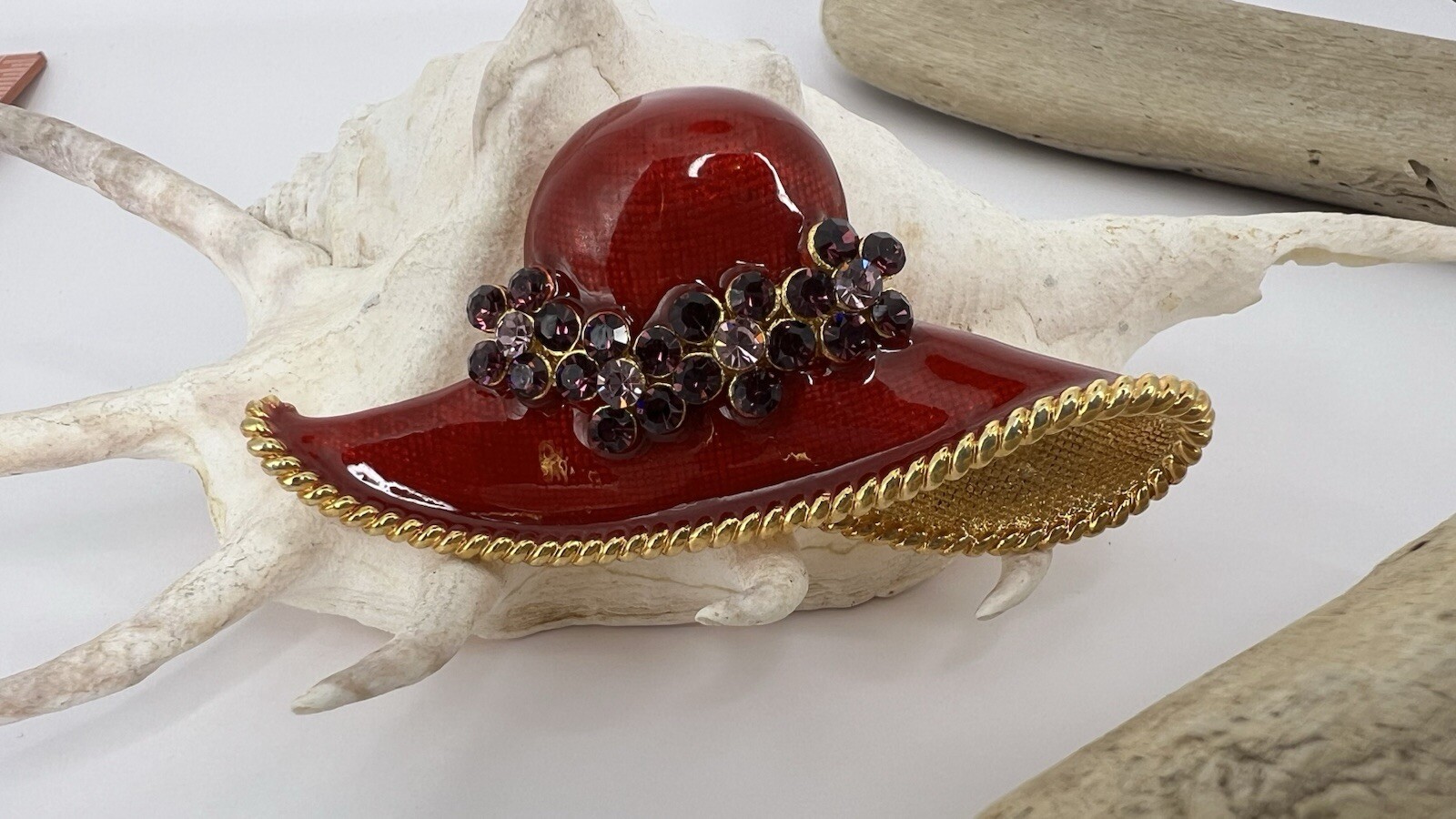 Retro Jewelry Red Hat Enamel Brooch Pin Purple Rhinestone Costume Jewelry 💜
