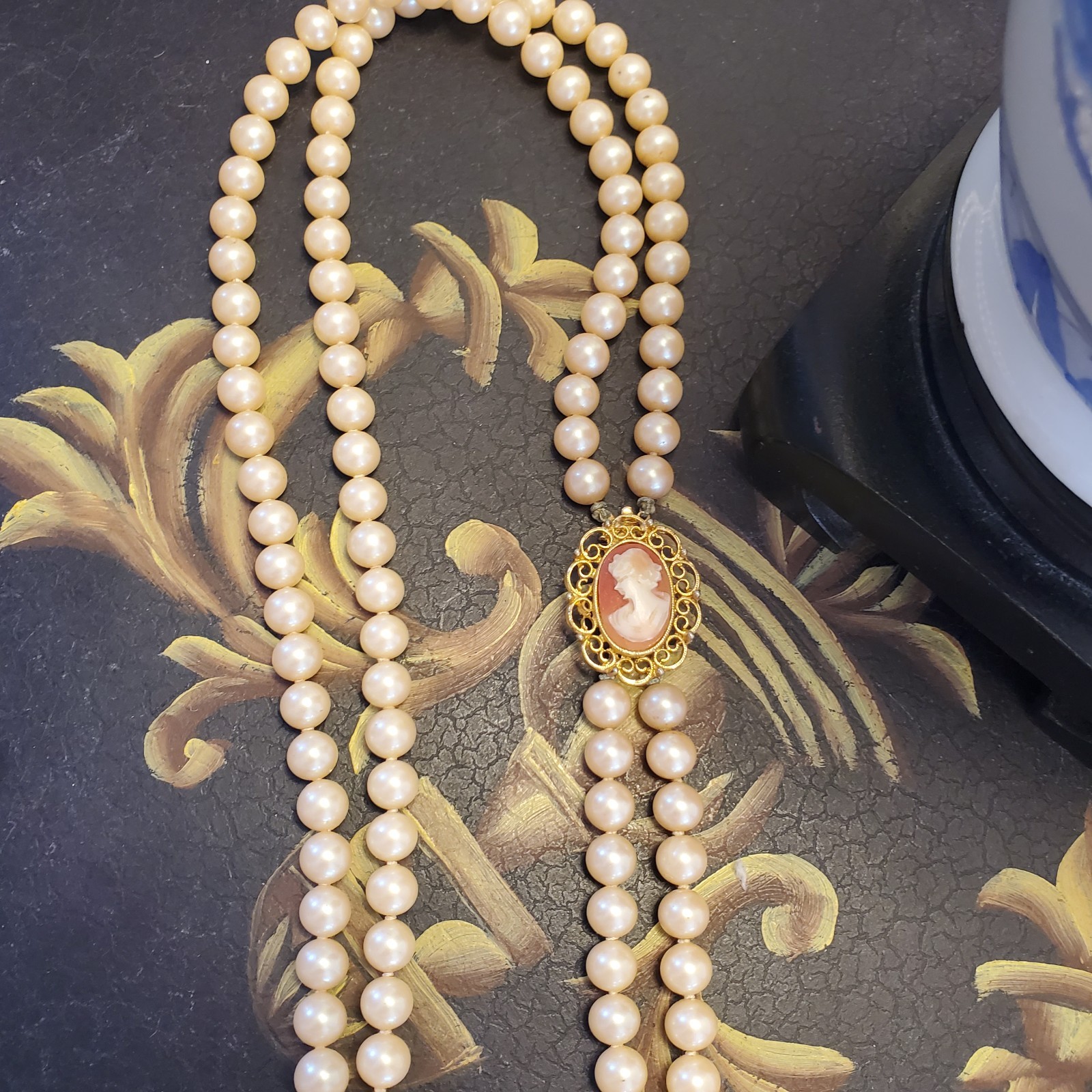 Cameo Dbl Pearl Strand Necklace 27″ Insert Clasp Carved Filigree Hand Knotted
