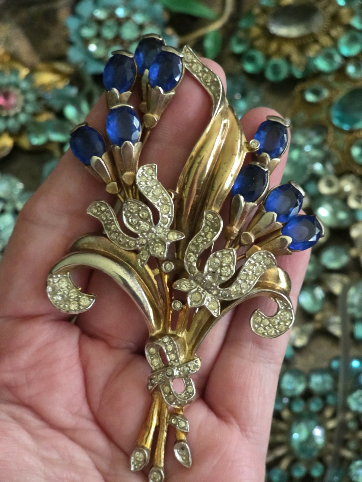 Deco Goldtone Spray Brooch