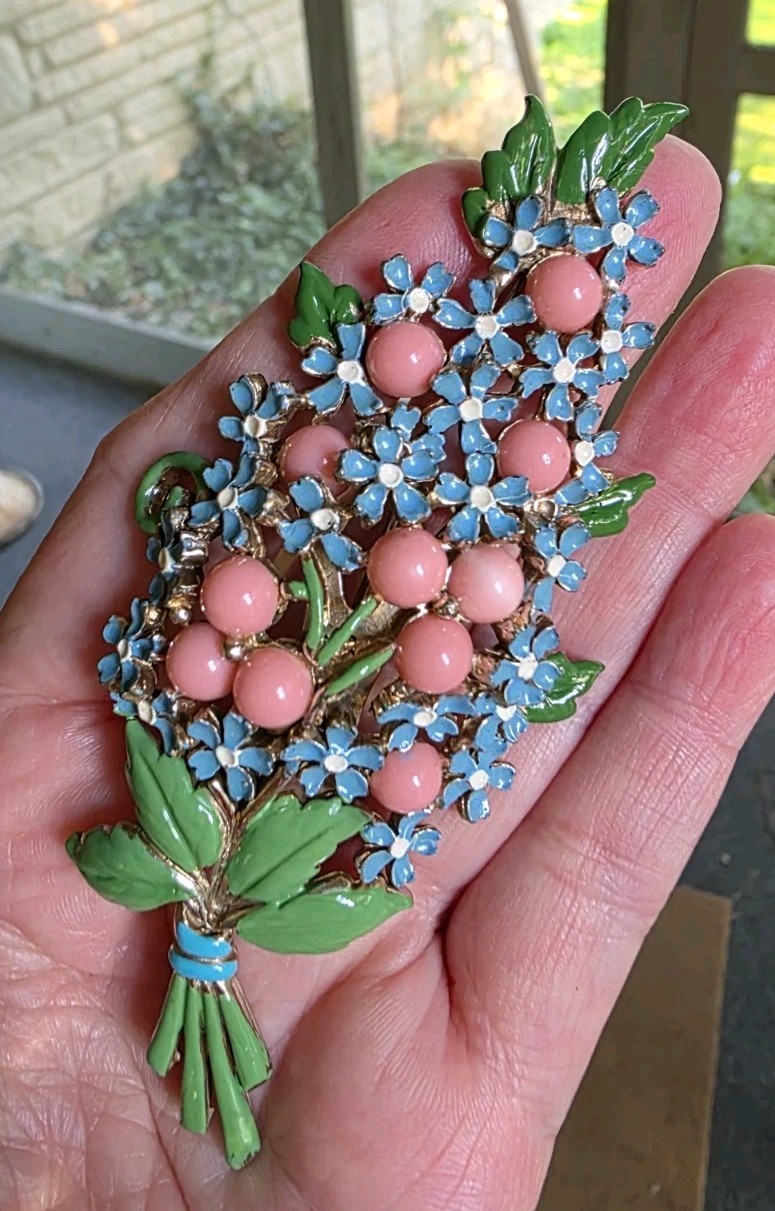 Stunning Vintage Floral And Cabachon Spray Brooch