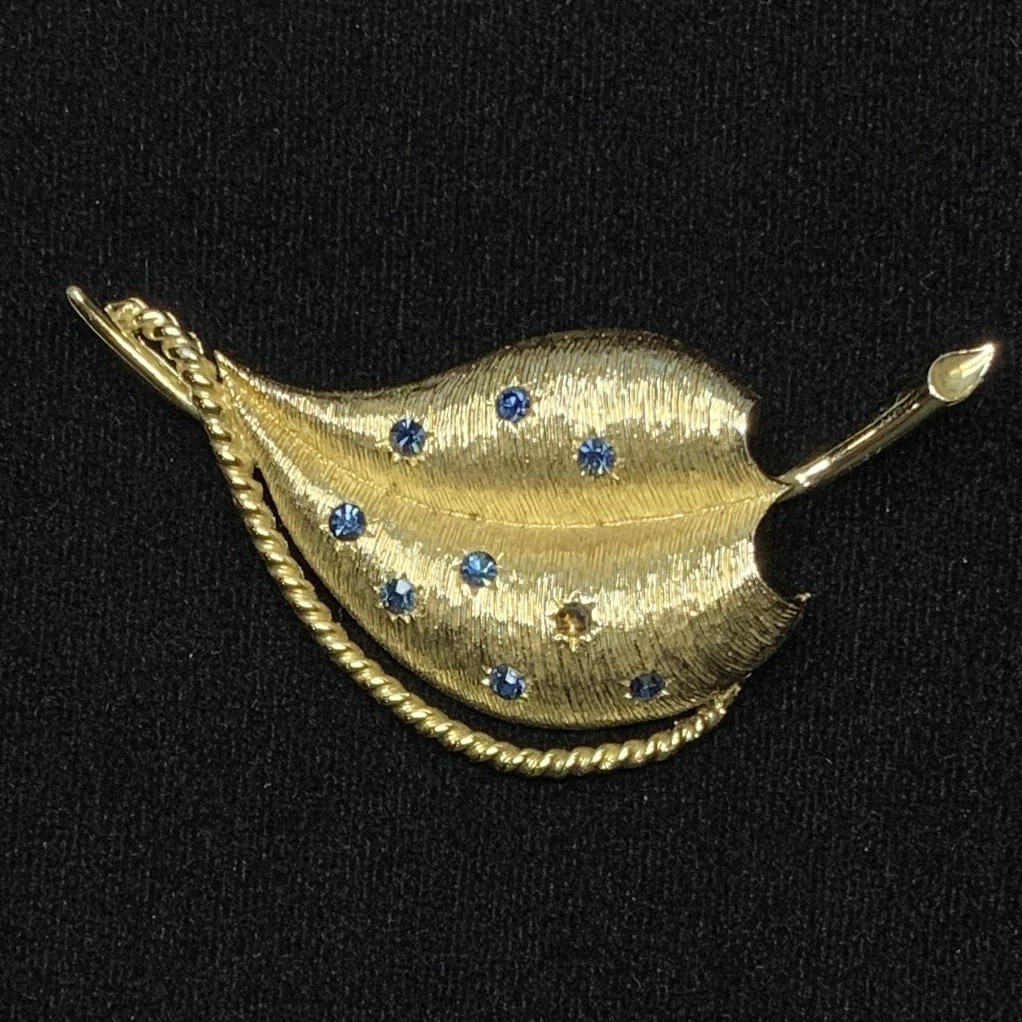 Lot of 3 Vintage Gold Tone Leaf Brooches 2.5” – 2.75”
