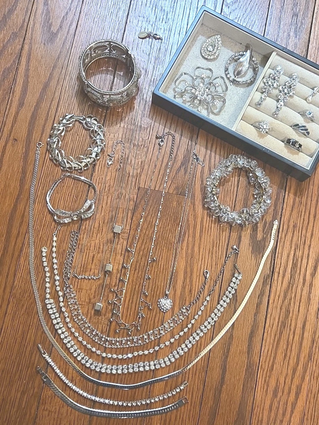 Vintage Estate Jewelry, Brooch, & Earrings Lot Rhinestones