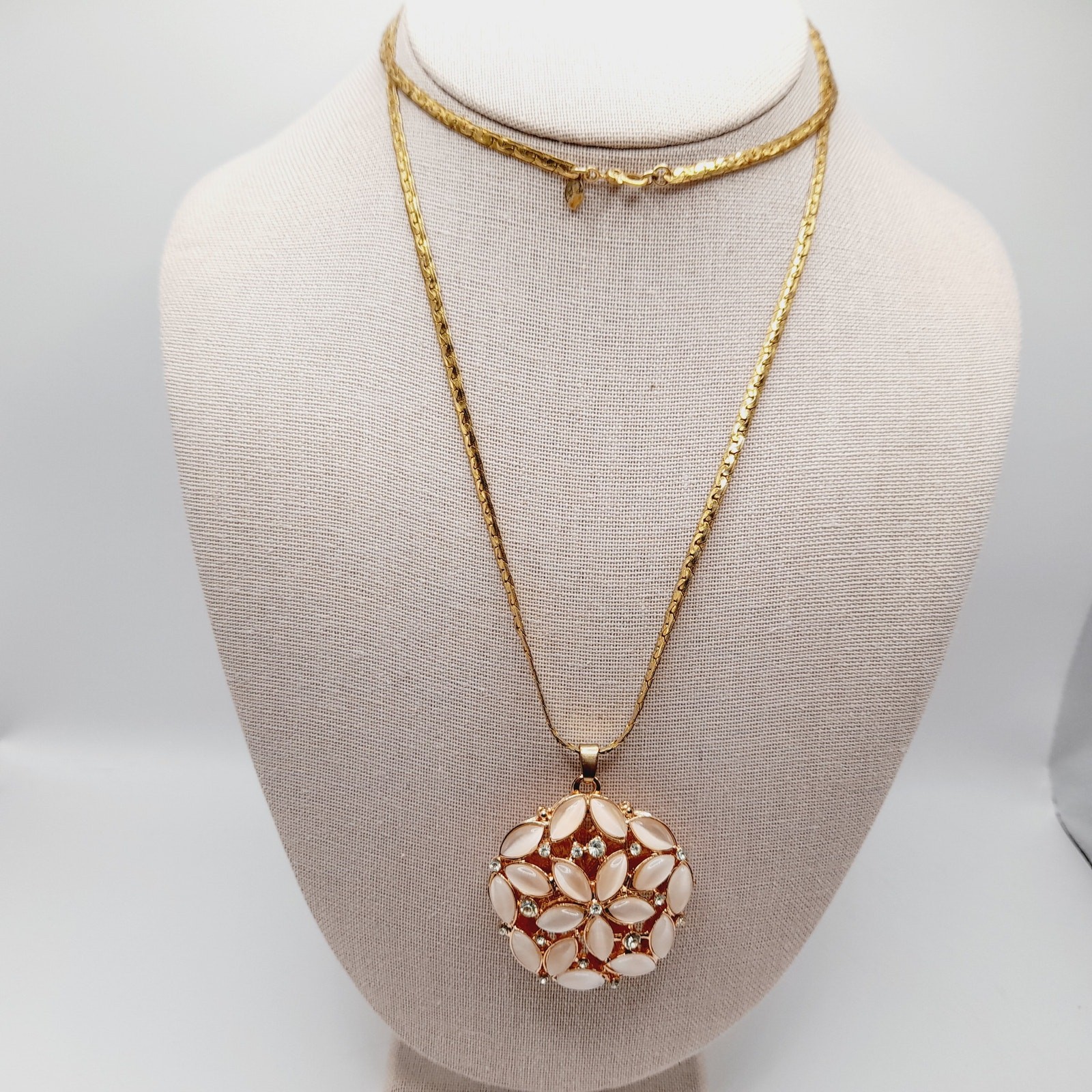 Vintage Monet 30” Gold Chain Necklace Sister Clasp w/ Removable Pendant