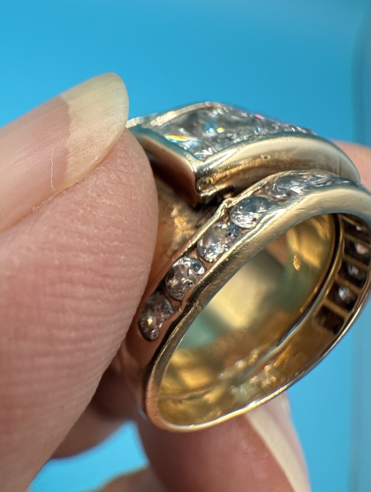 Vintage Estate Wide 14k Gold 3 Stone Diamond 3 Tcw & Two Gaurd 23 Stones Ring