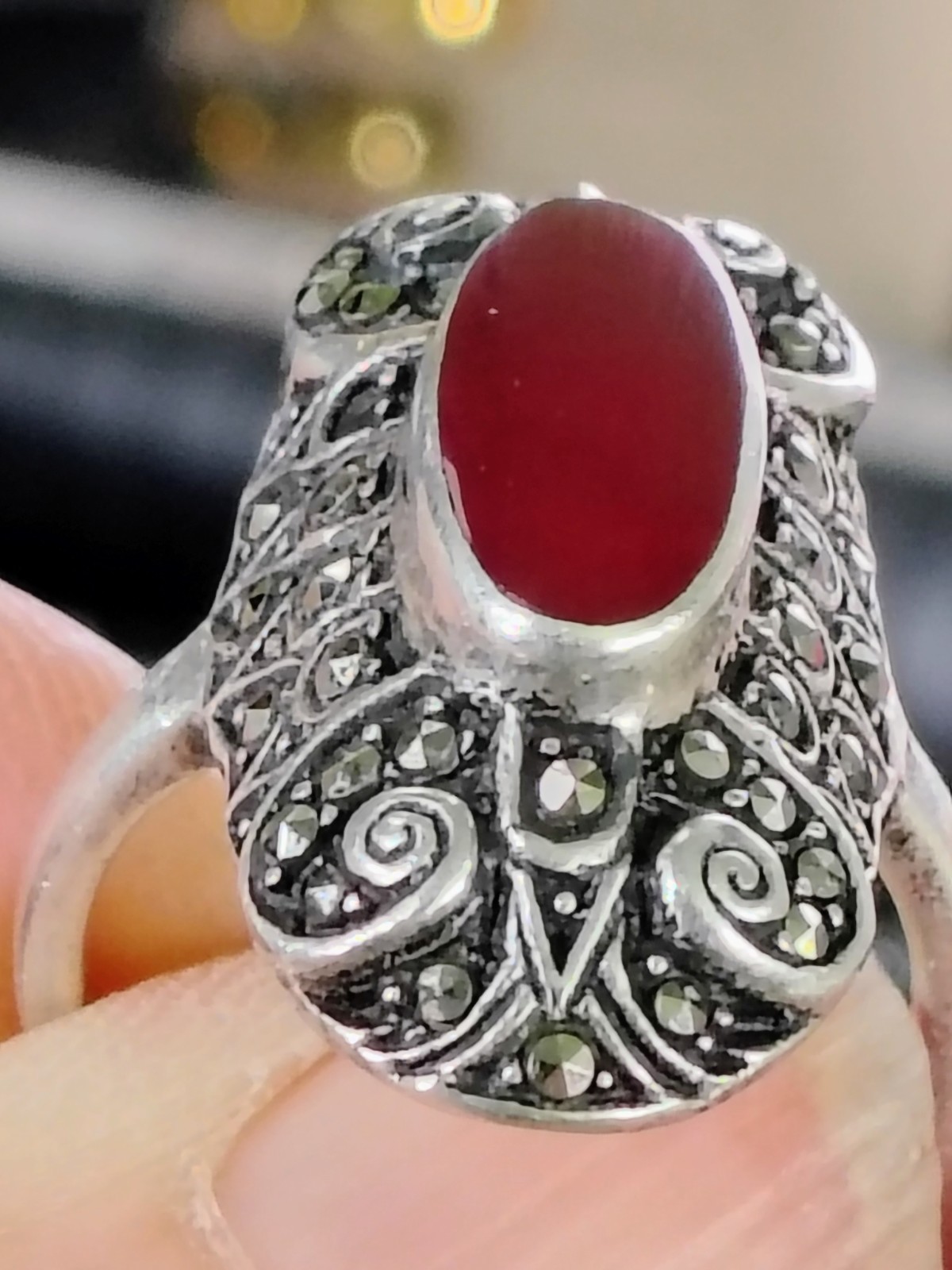 R691 Vintage 925 Sterling Silver Marcasite Coral Colored Cabochon Ring Sz 6.5