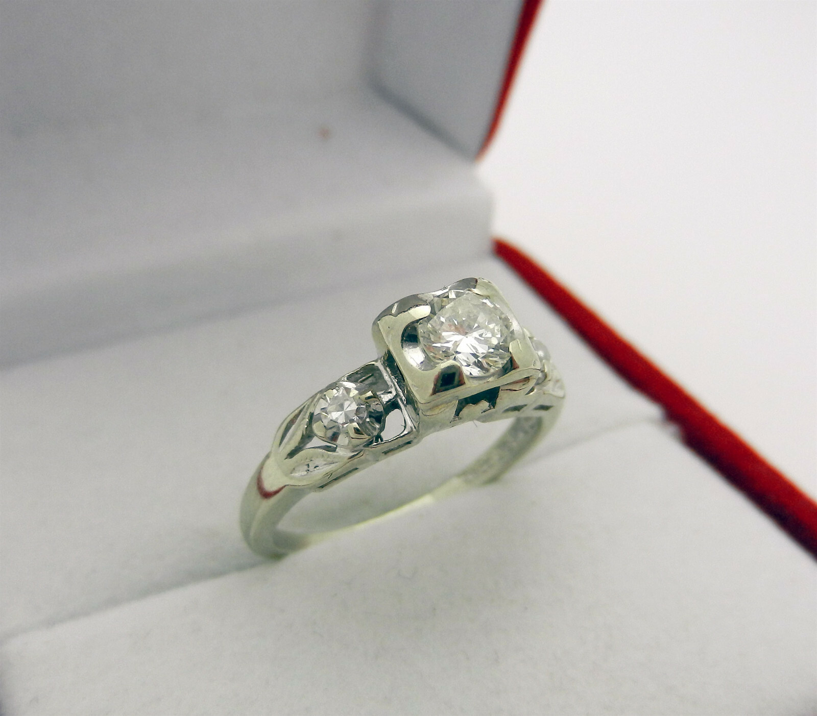 VINTAGE Art Deco solid 14k WHITE GOLD Diamonds Ring size 6