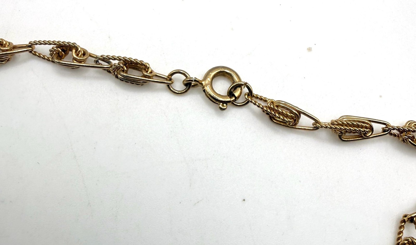Vintage twisted rope knot link gold tone chain short necklace choker 14 1/2 inch