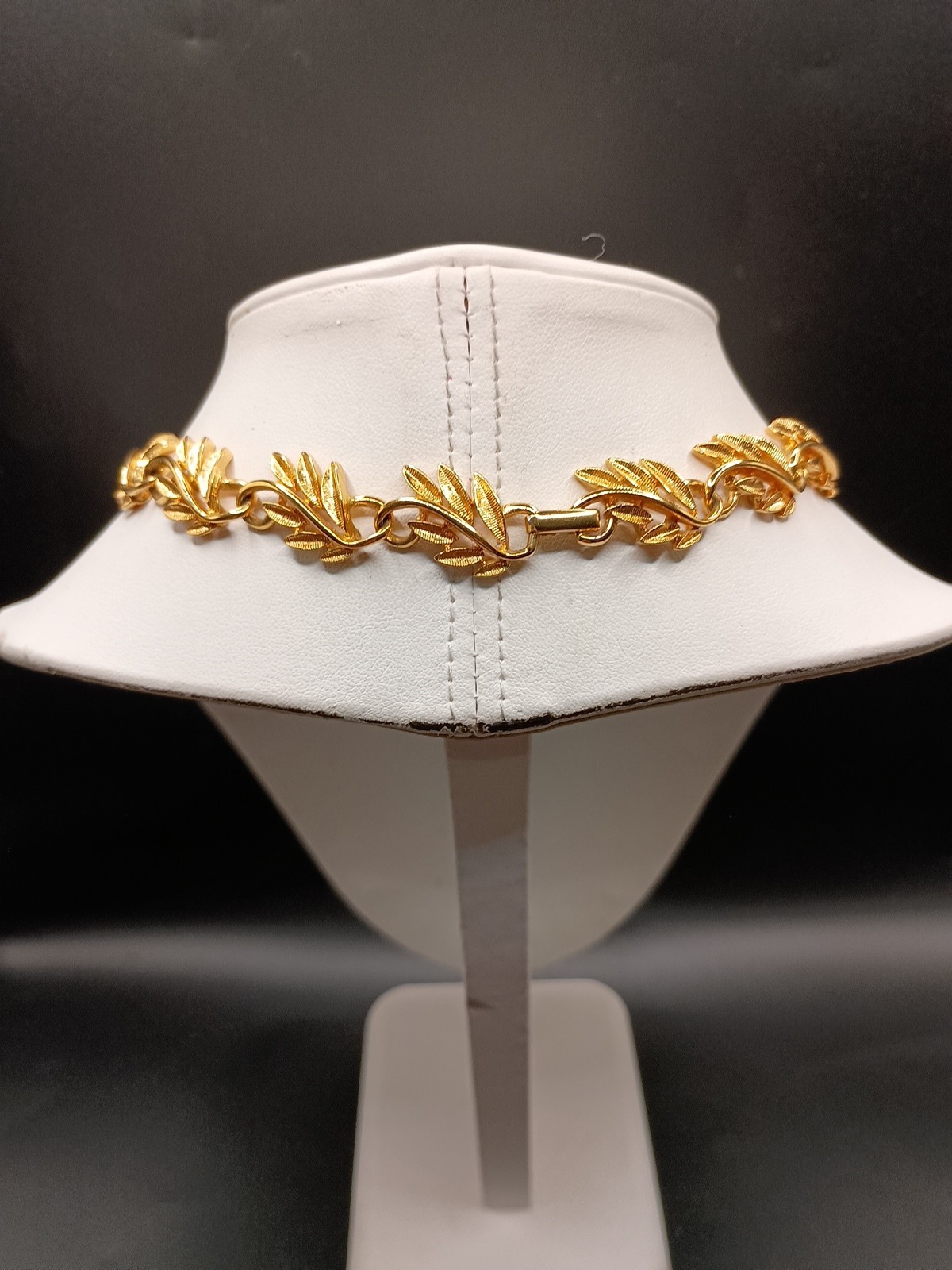 Vintage Napier Gold Tone Leaf Link Necklace Choker Collar 16.5 in Signed