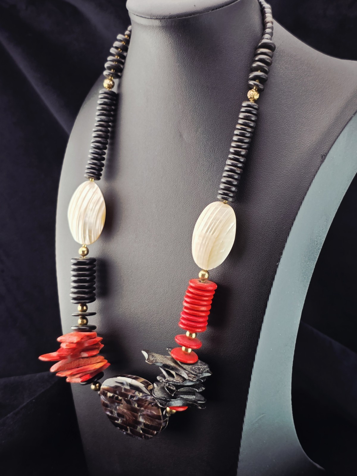 Vintage 25” Boho Coconut Shell Necklace Red & Black Chunky Shell Mosaic Artisan