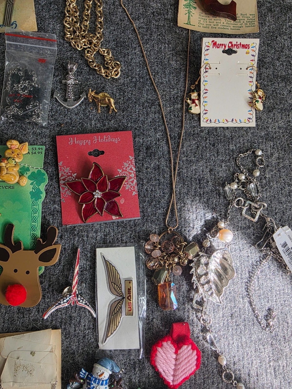 Vintage Jewelry Collectibles Lot Pins Ornaments Necklaces Bracelets Holiday