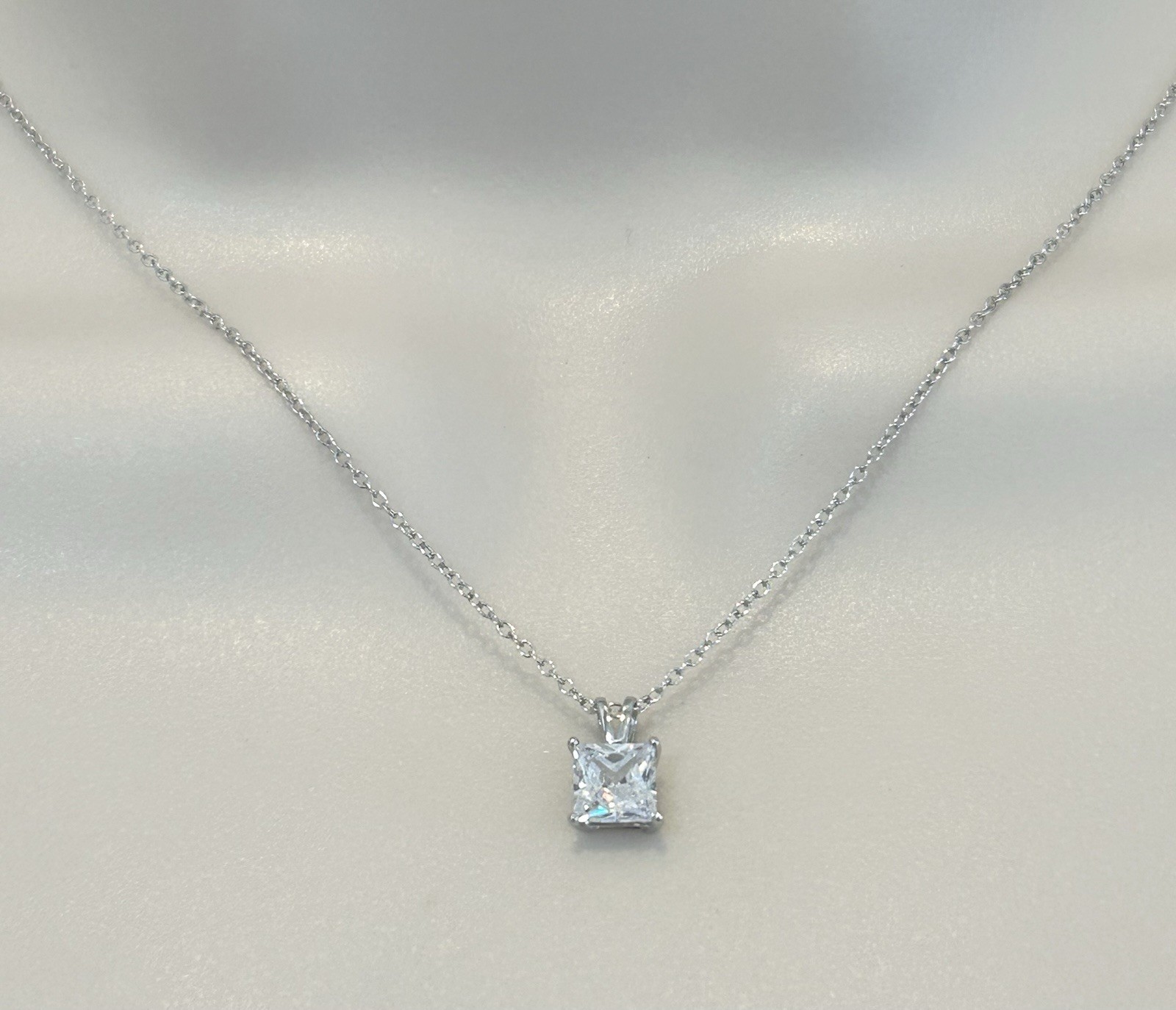 925 Sterling Silver Princess Cut CZ Solitaire Pendant Necklace 18″ 1ct 6mm Italy