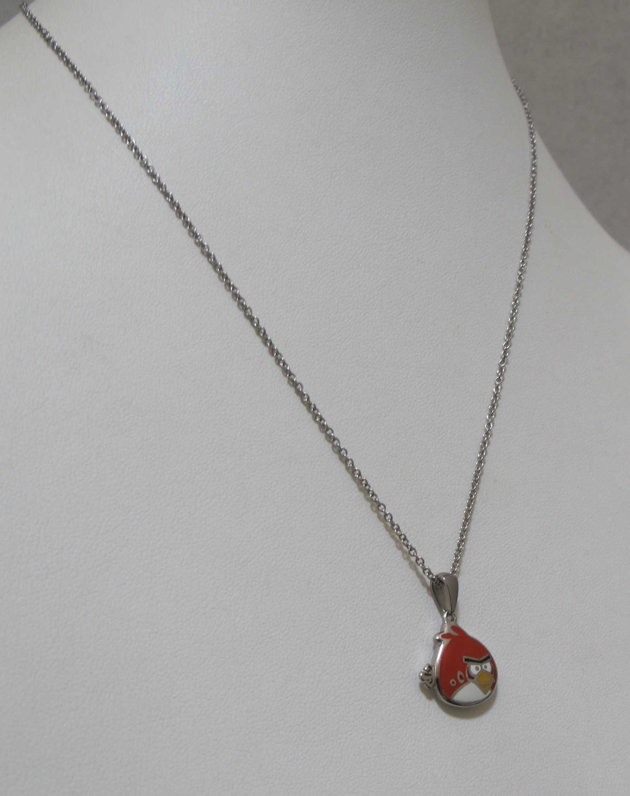 Vtg ANGRY BIRDS Red Bird Small Enamel Pendant Silver Tone Chain Max 20-1/4”