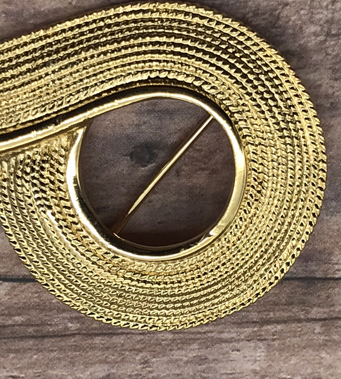 Vintage Napier Gold Tone Brooch Pin Textured Swirl Ribbon 2″