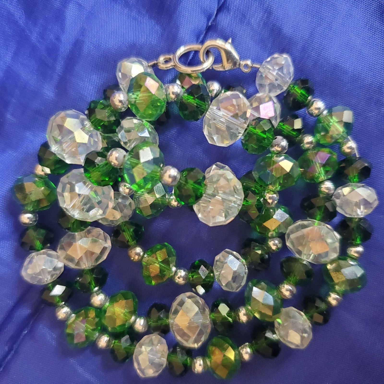 Vtg Glass Necklace 24″ Emerald Green, Clear Ice Sparkle Crystal SliverTone Beads