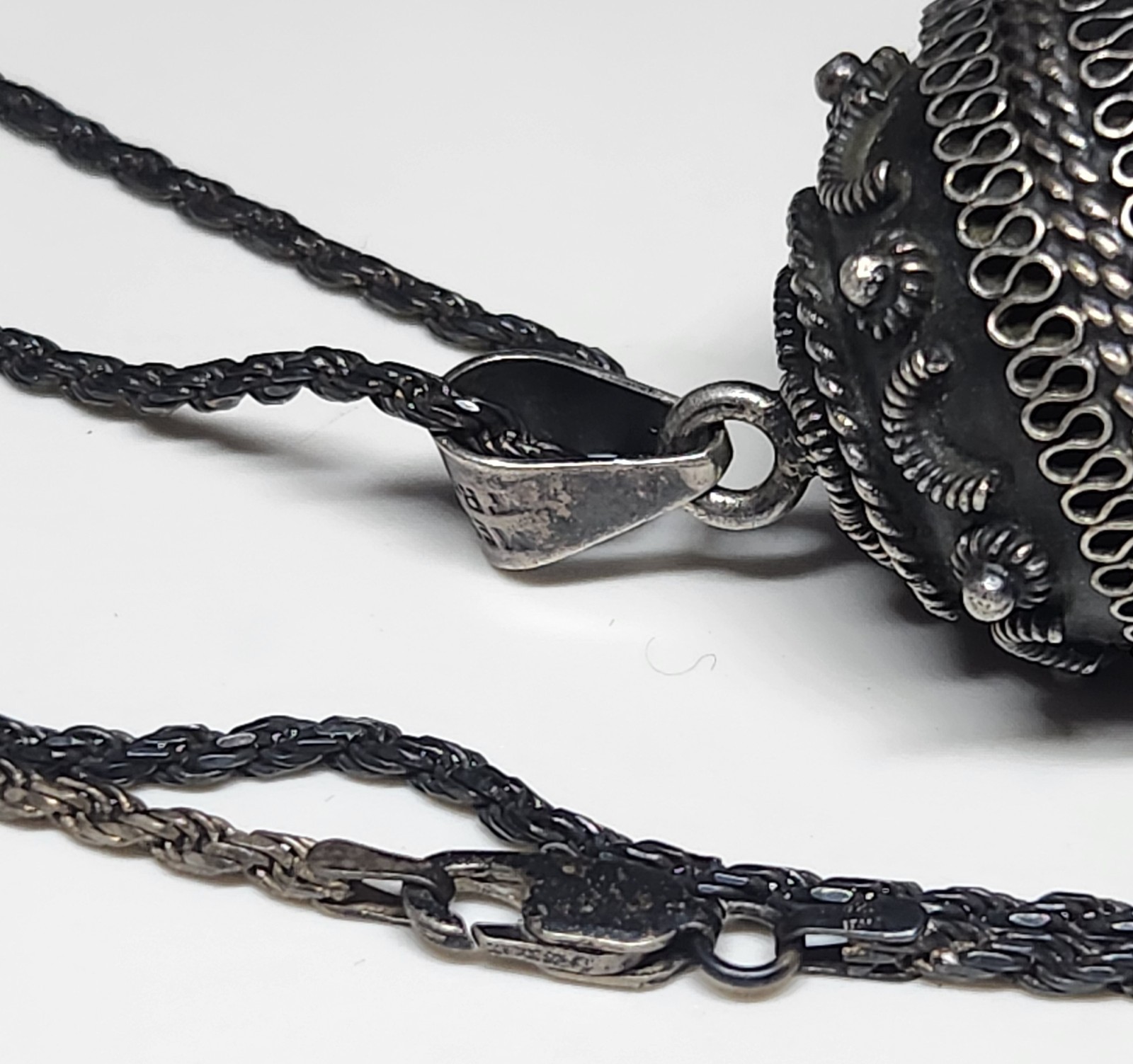 Stunning Vintage Taxco Sterling 925 Bell Pendant On 16″ 925 Chain. Mex 925 41.7g