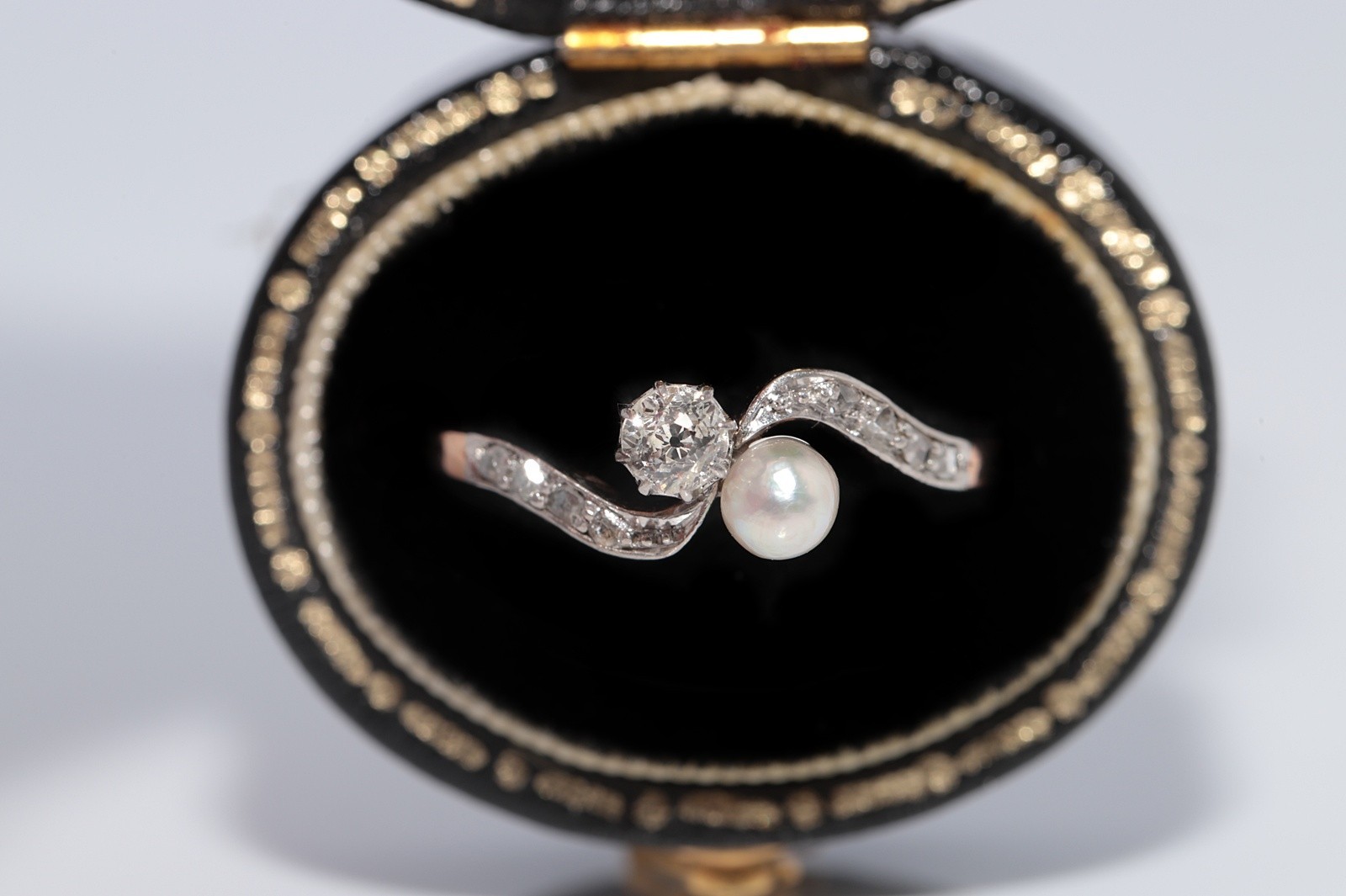 Antique Circa 1920s 18k Gold Art Deco Natural Diamond And Pearl Decorated Ring