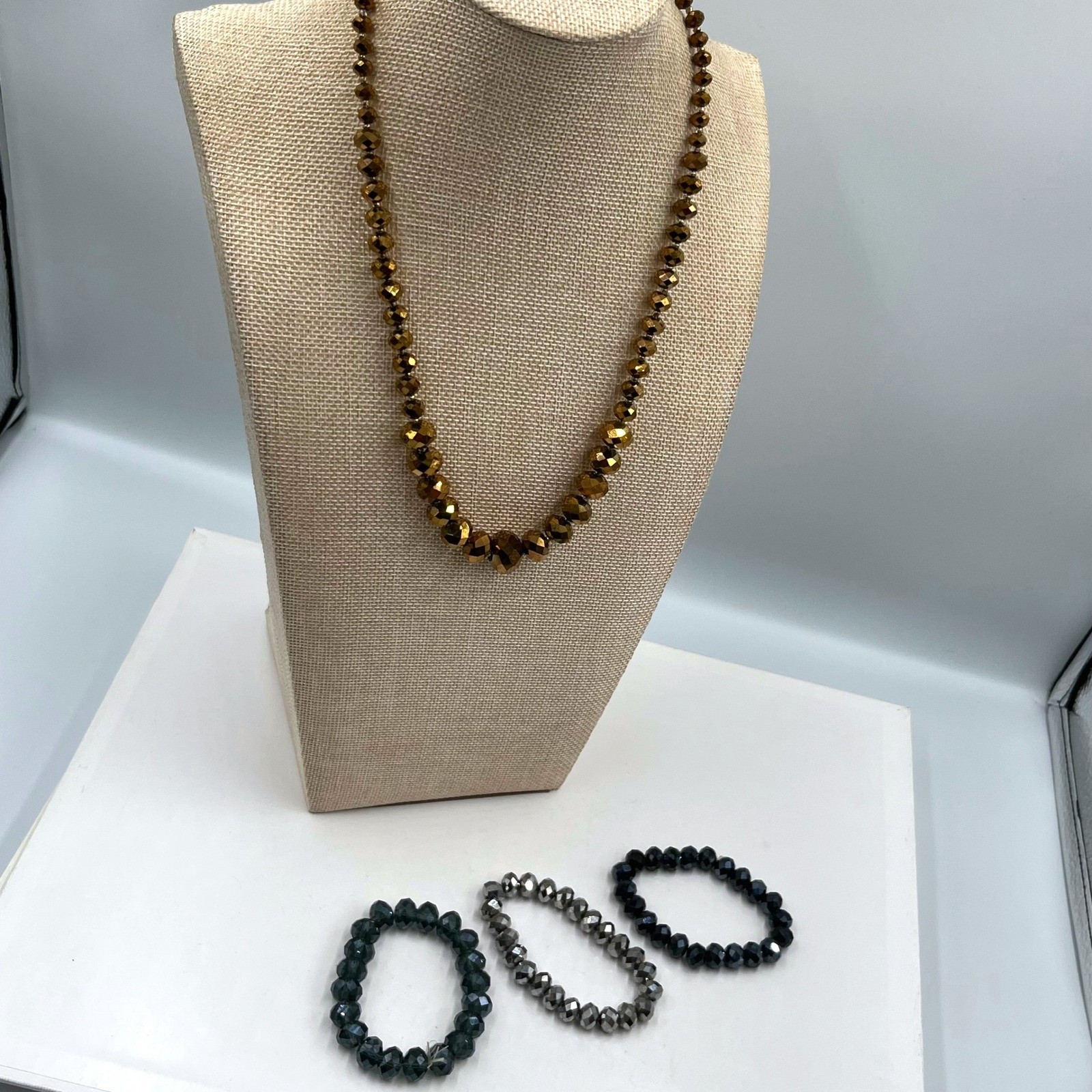 Vintage Faceted Glass Bead Jewelry Set – Graduated Necklace & 3 Stretch Bangles