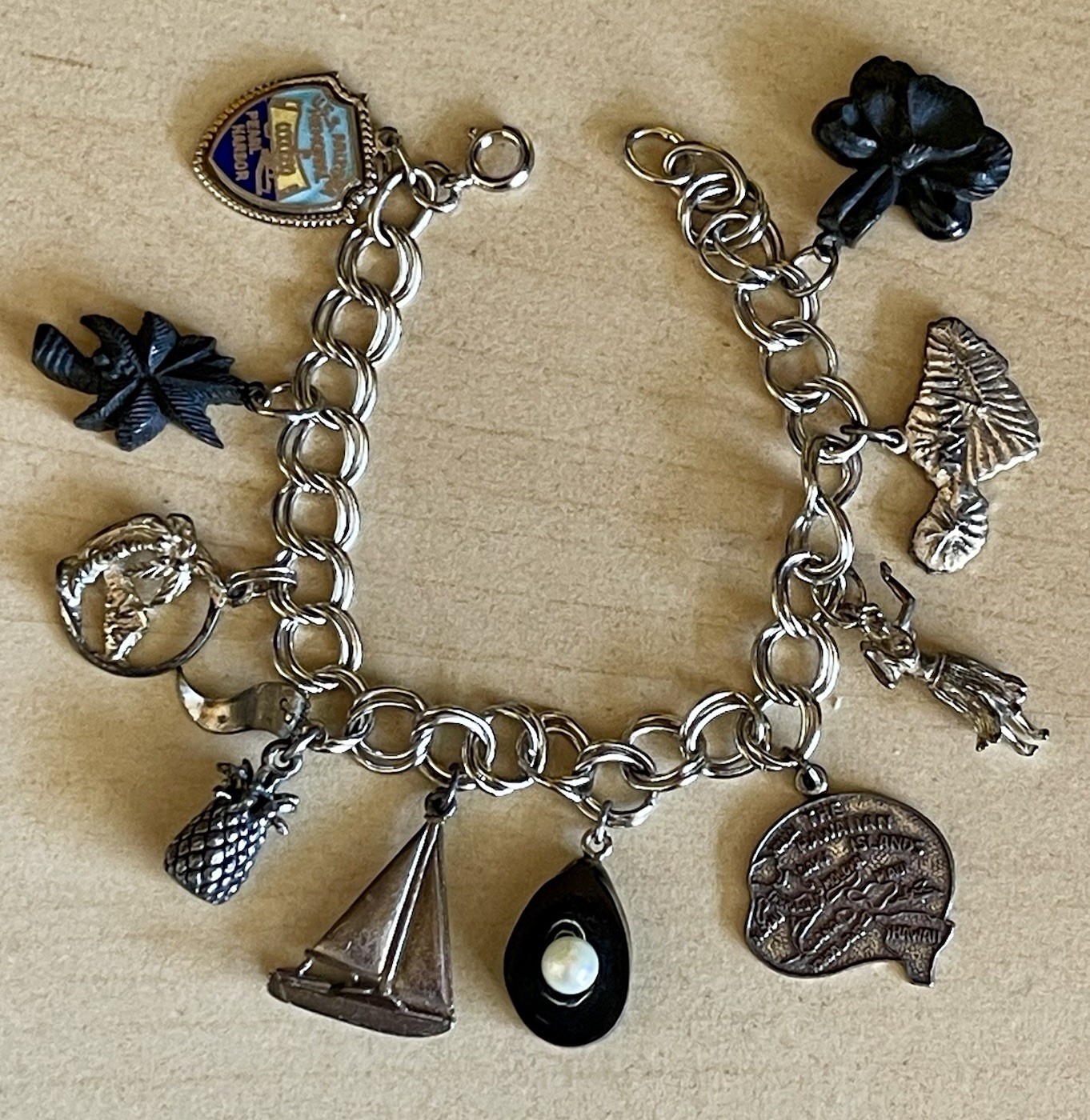 Vintage Hawaii Sterling Silver Hawaiian Black Coral Hula Charm Bracelet 30gr.
