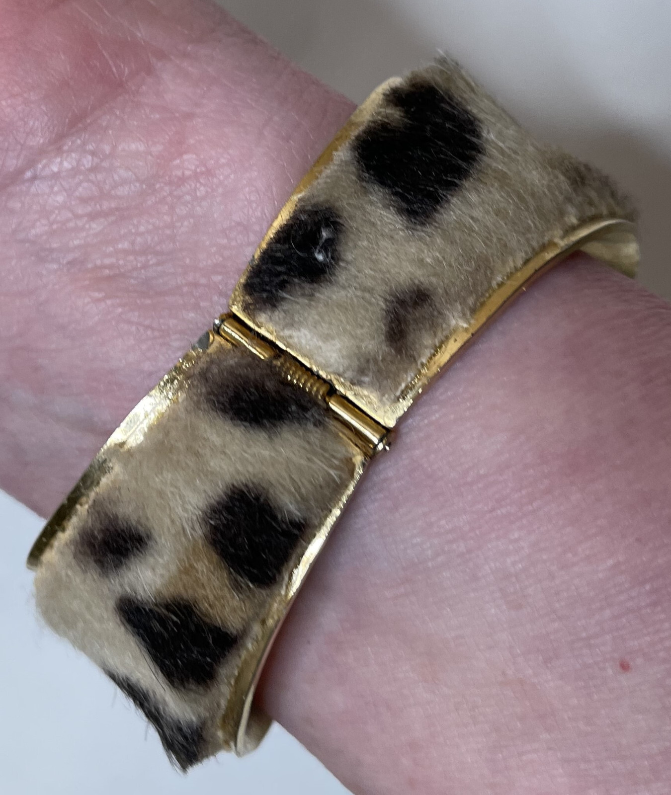 Vtg 60s Faux Fur Leopard Print Clamper Bracelet & Clip Earring Set Gold Tone