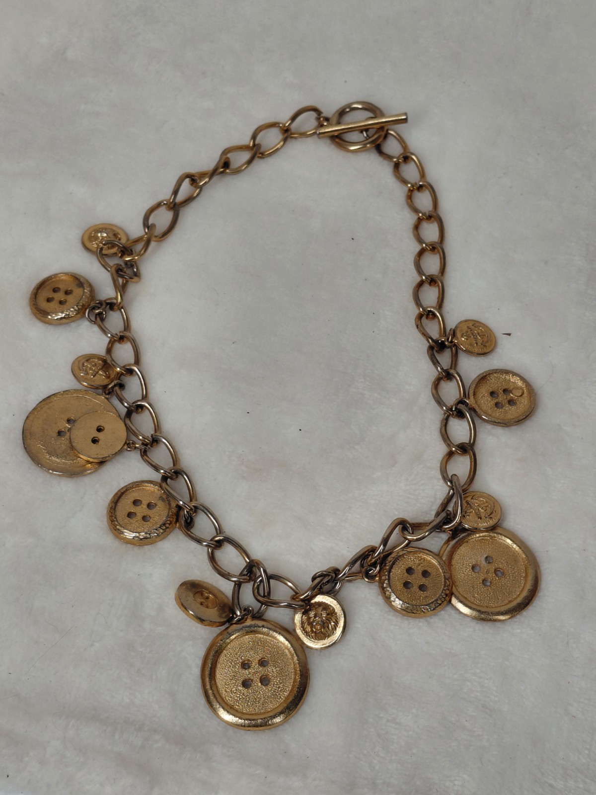 Vintage Gold Tone Button Charm Necklace Runway Statement Chunky Chain Toggle 20″