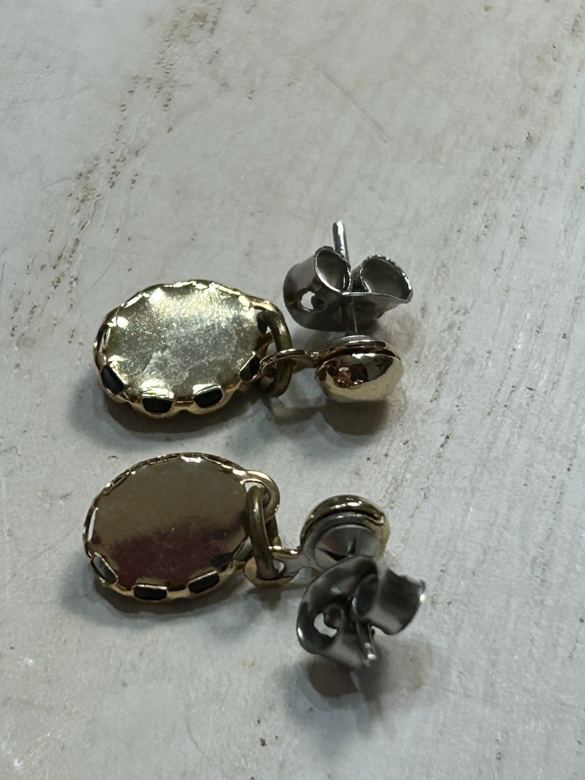 VTG Cameo Earrings Petite Drop Dangle Black And White Gold Tone Dainty Feminine