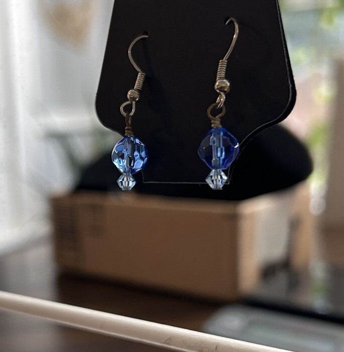 Vintage Earrings Blue glass Dangling Silver Tone Chain And Hook