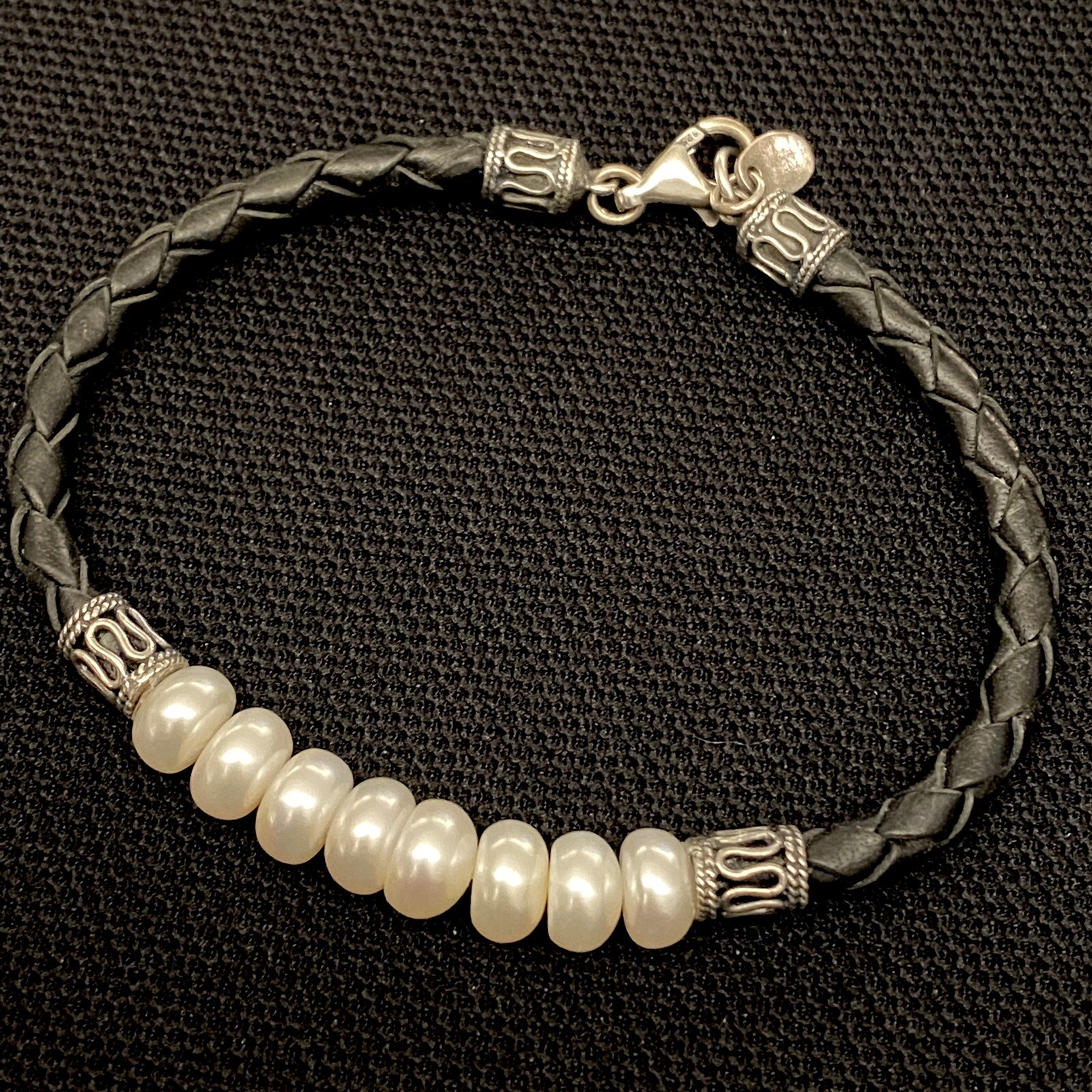 BEAUTIFUL ESTATE STERLING SILVER BUTTON PEARL LEATHER CORD BRACELET 7 3/4” LONG