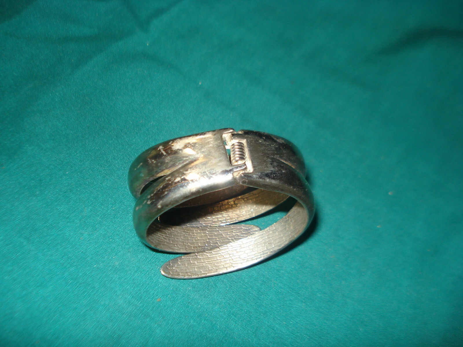 Vintage Ladies Bracelet, all metal, hindged for ease