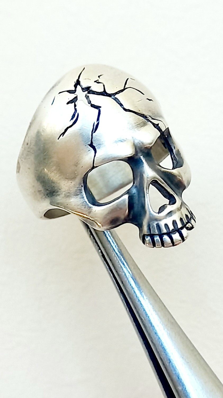 №98 Custom Handcrafted SILVER Ring Biker Scull Ring Size 9 ( 7.98 gr)