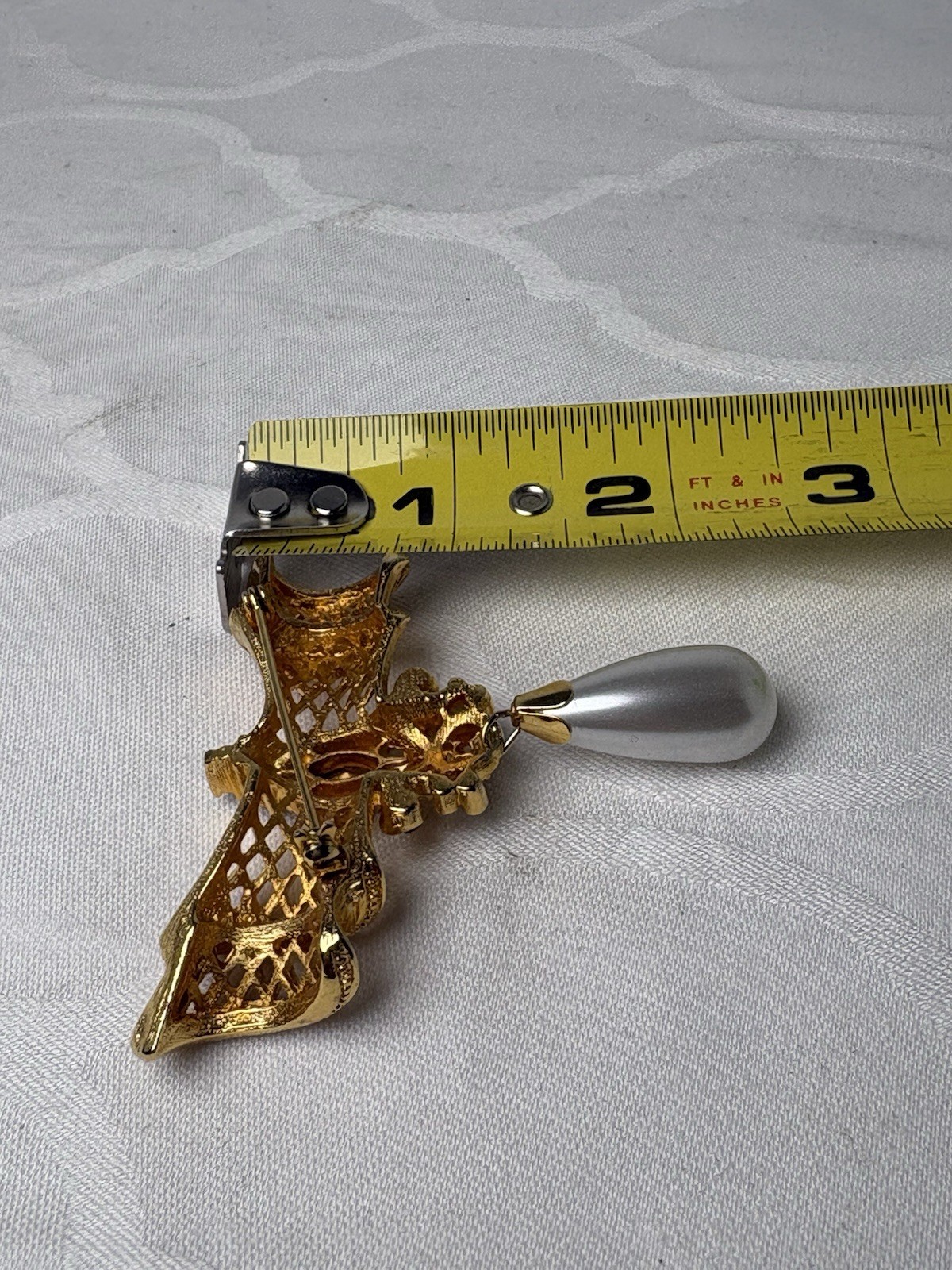 Gold Tone Faux Emerald Green Brooch Faux Teardrop Pearl Dangle Vintage