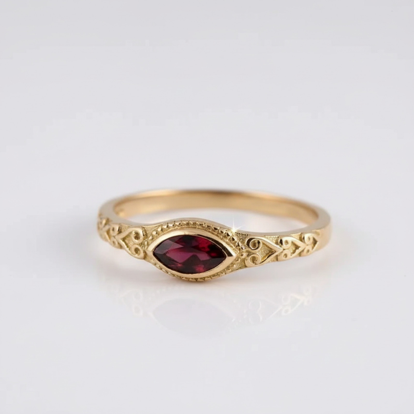 0.35 CT Marquise CZ Stone 925 Silver Vintage Style Bezel Set Engrave Shank Ring
