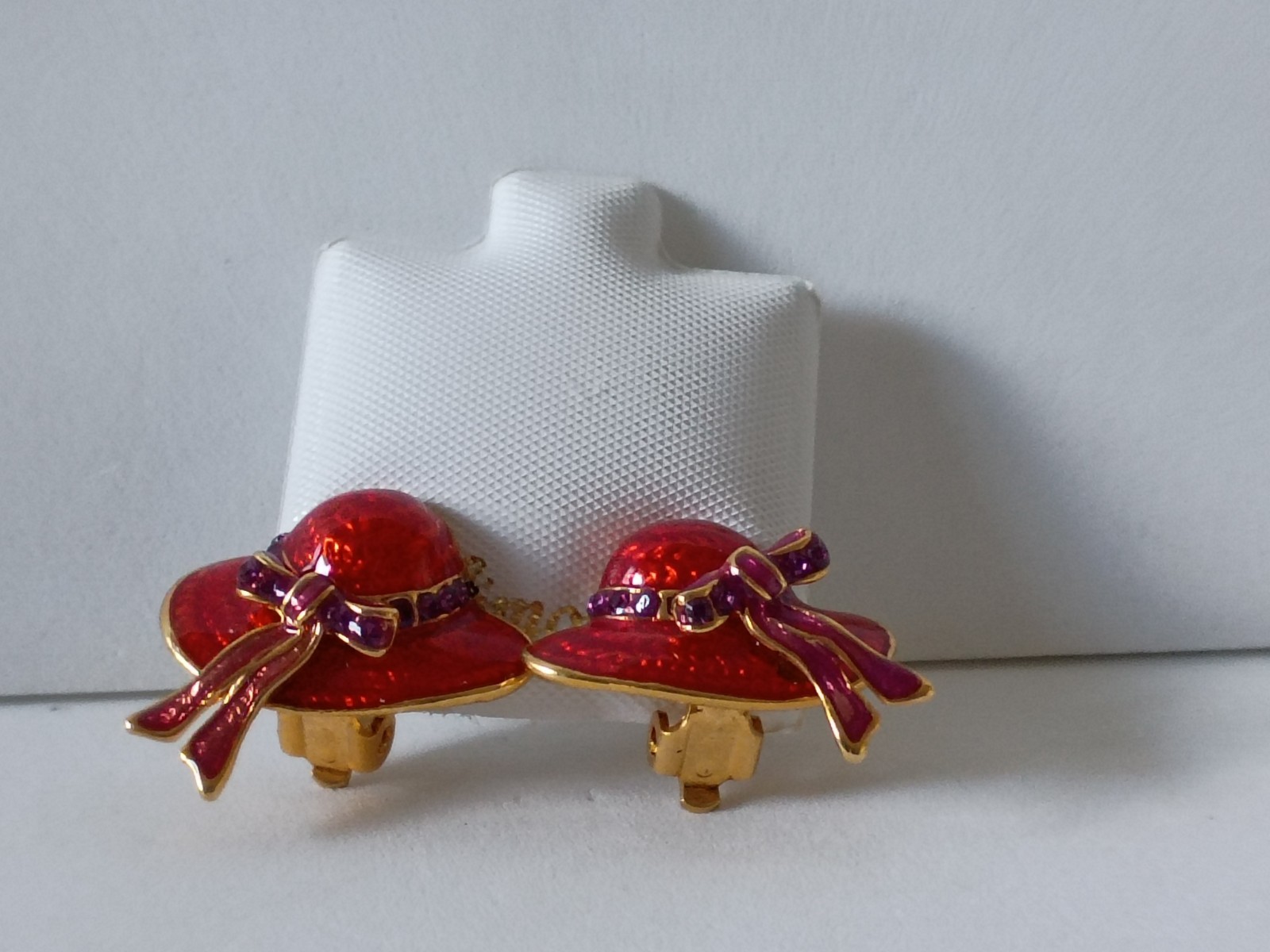 Vintage Simona Red Hat Society Clip On Earrings Enamel Goldtone 1990s NEW