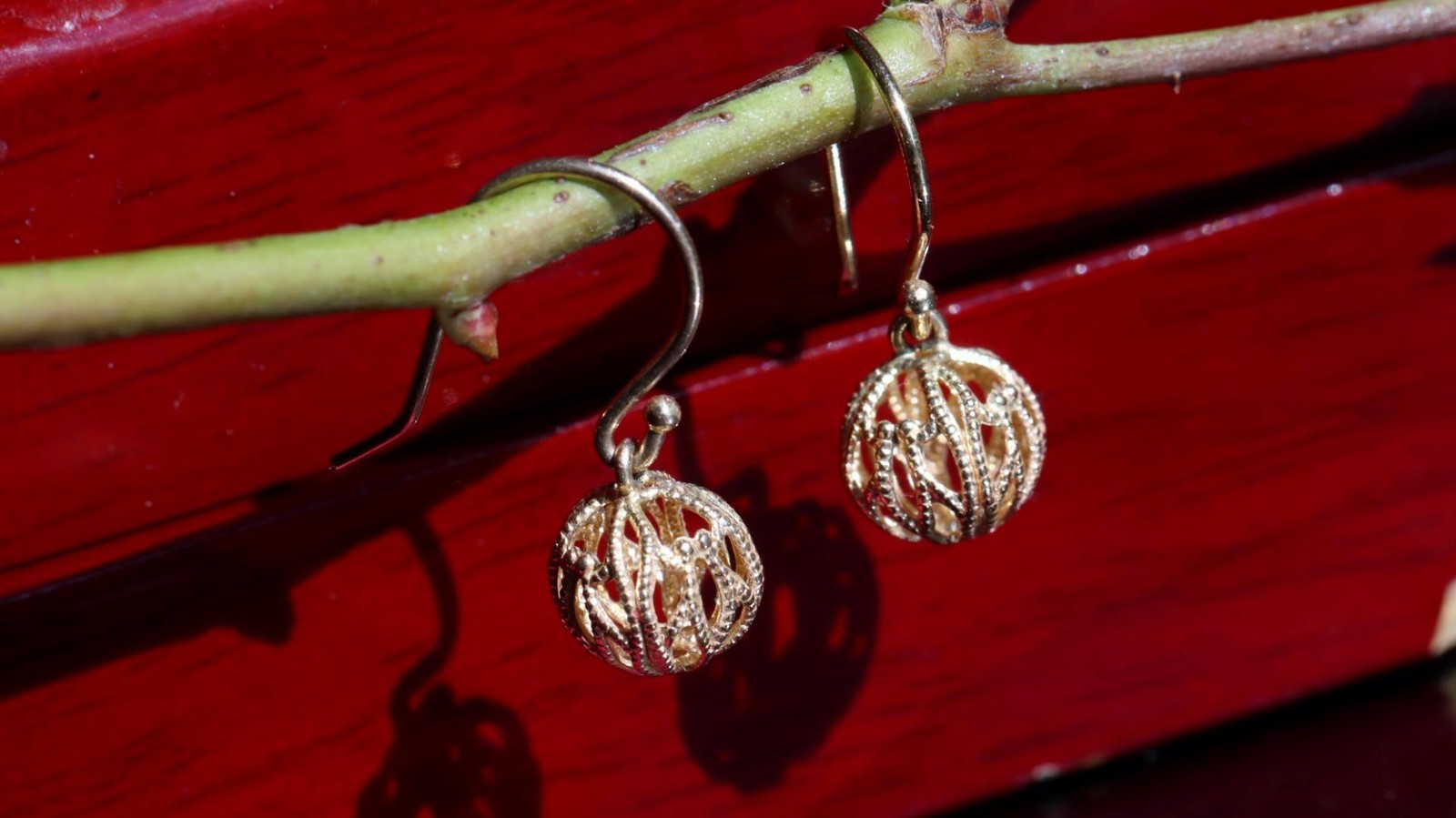 14k yellow gold earrings 7.5 mm gold ball 0.78″ dangle vintage 1.12gr N3686