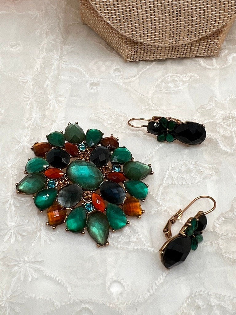 Vintage Brooch and Earrings Faceted Green Cut Glass Pin and Pierced Earrings Set