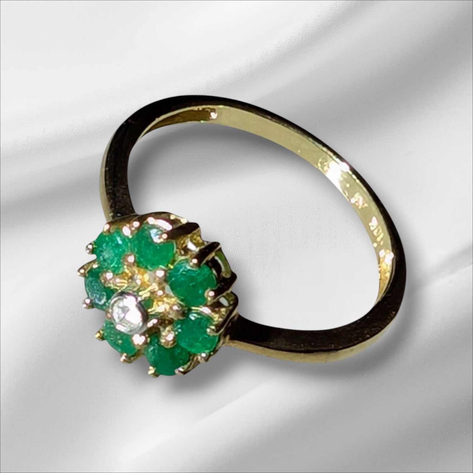 Vintage 18k Gold Emerald Ring Flower Estate Jewelry May Birthstone 6 3/4