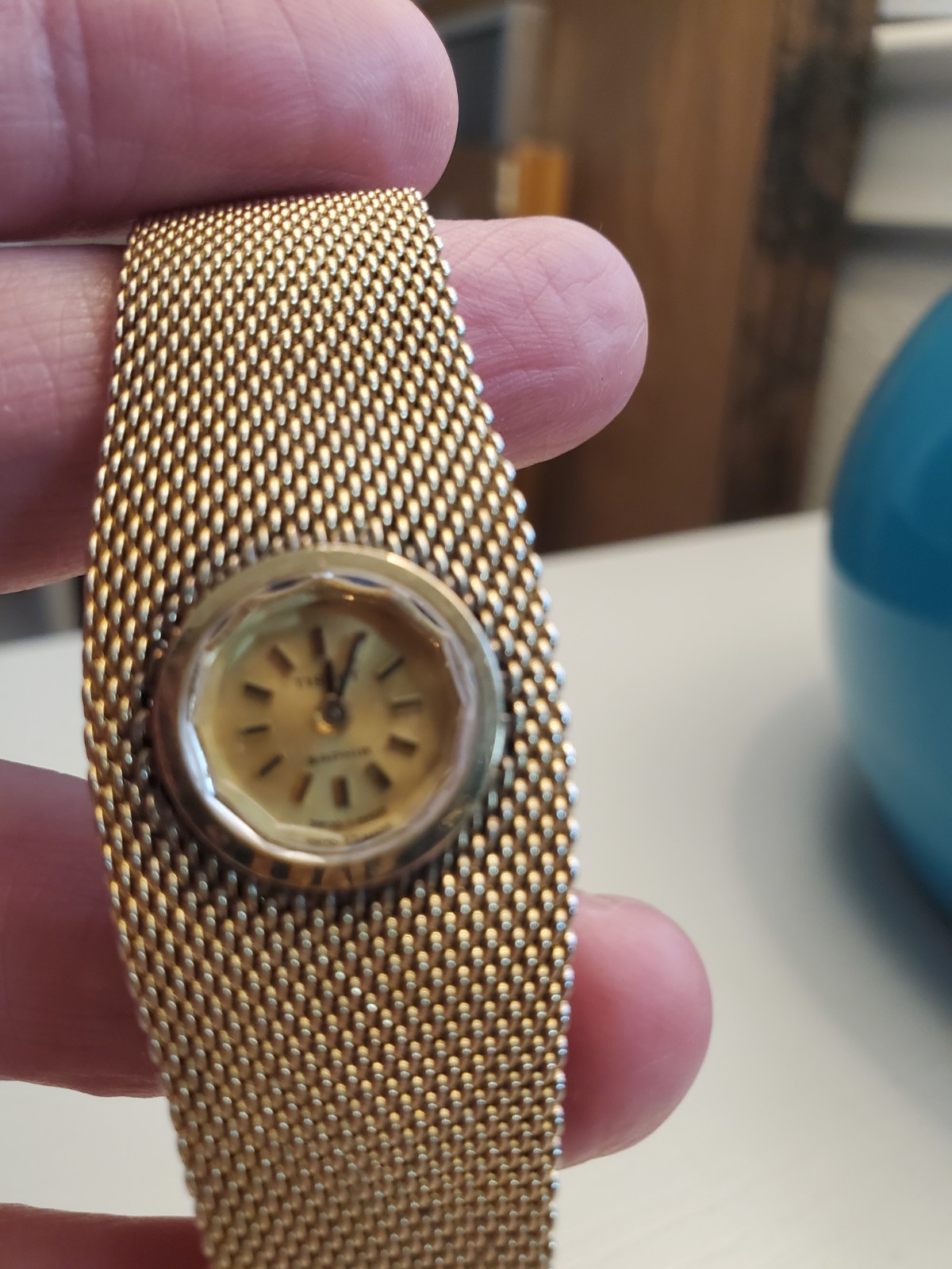 Vintage Tissot Gold-Tone Women’s Watch Manual Wind Textured Bracelet Band