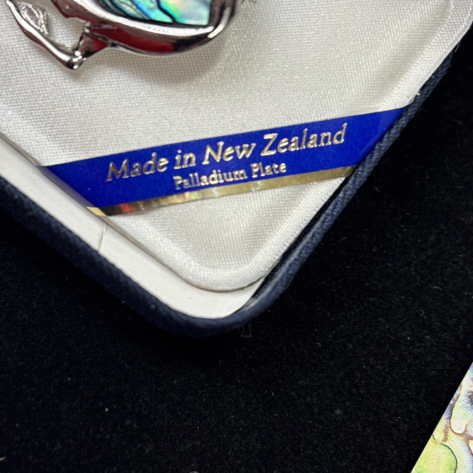 Ariki Paua Shell Inlay Silver Palladium Plate Blue Abalone Kiwi Bird Brooch Pin