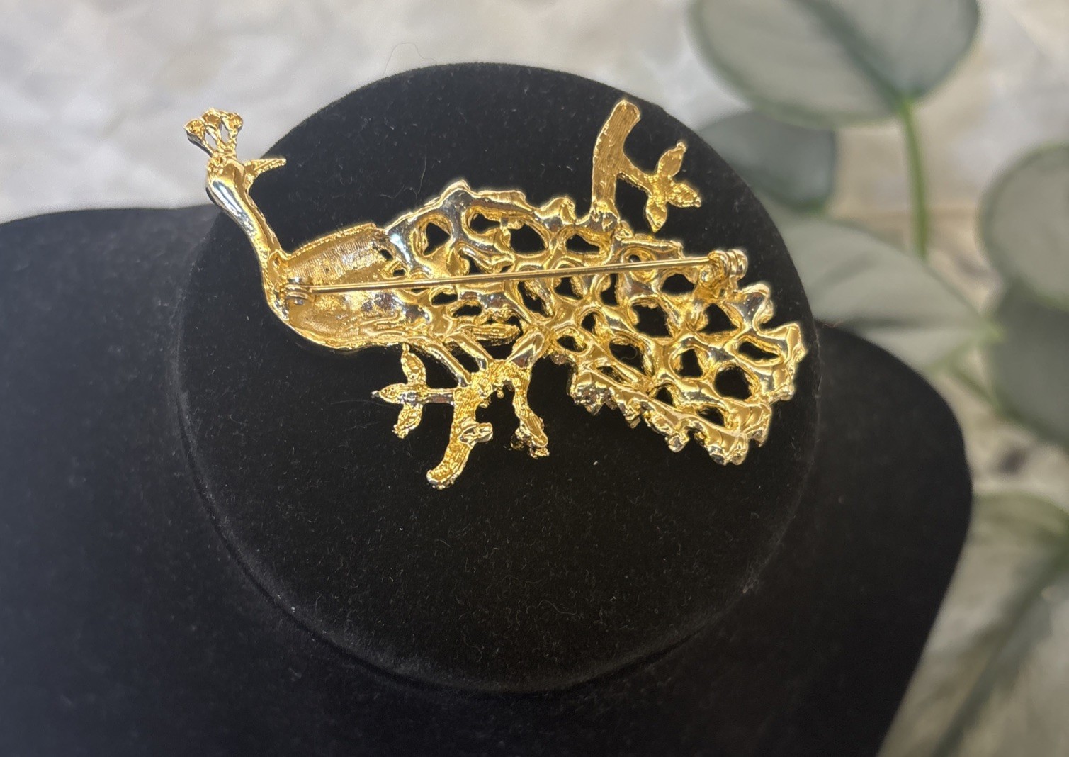 Vintage Peacock Bird Gold Tone Rhinestone Green Purple Red Brooch Pin READ