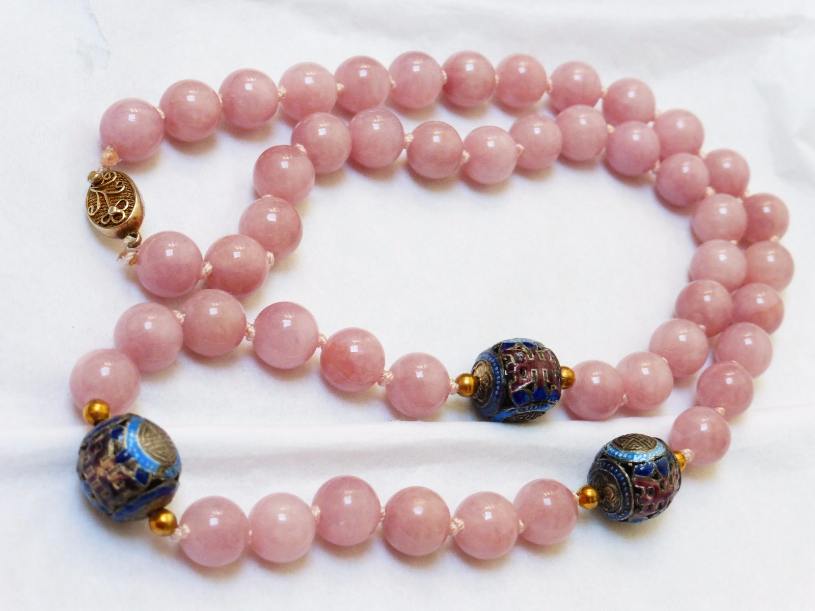 CHINESE VINTAGE ENAMEL LAVENDER QUARTZ BEAD NECKLACE, Silver Clasp
