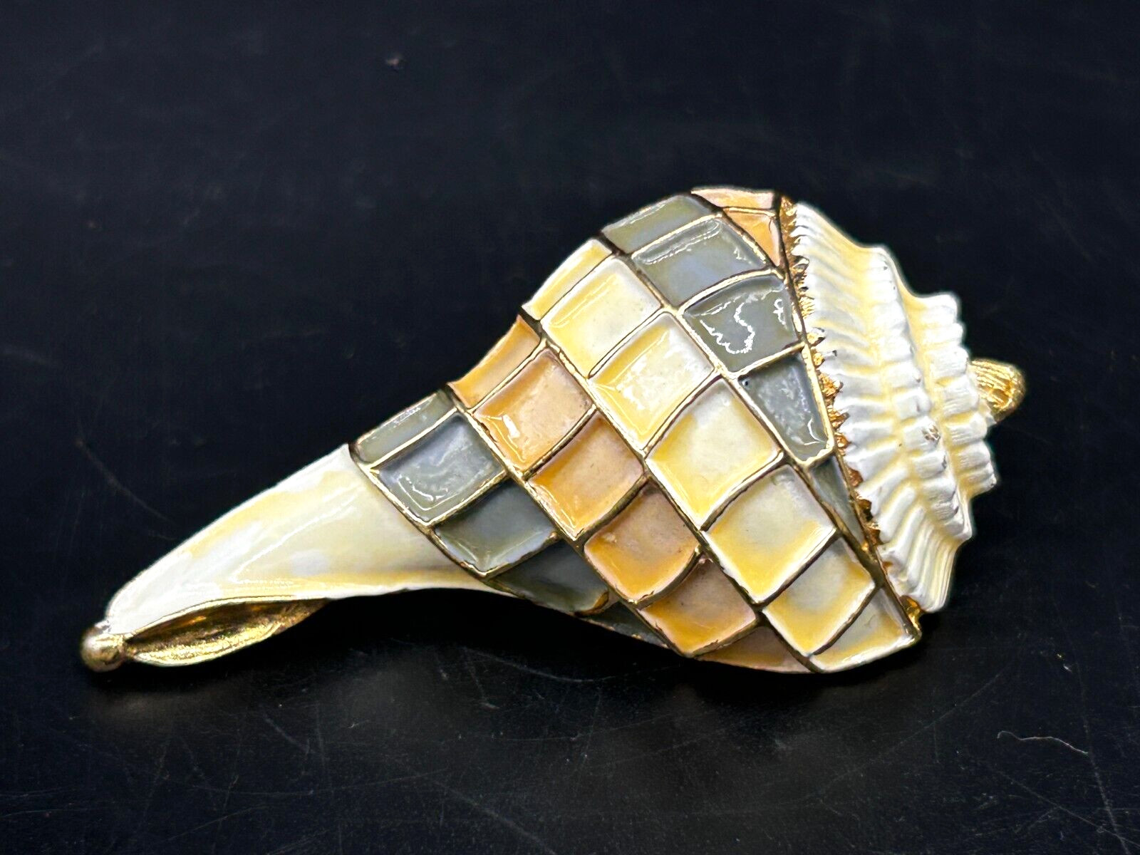 Vintage Enameled Textured Whelk Conch Sea Shell Geometric Figural Brooch Pin