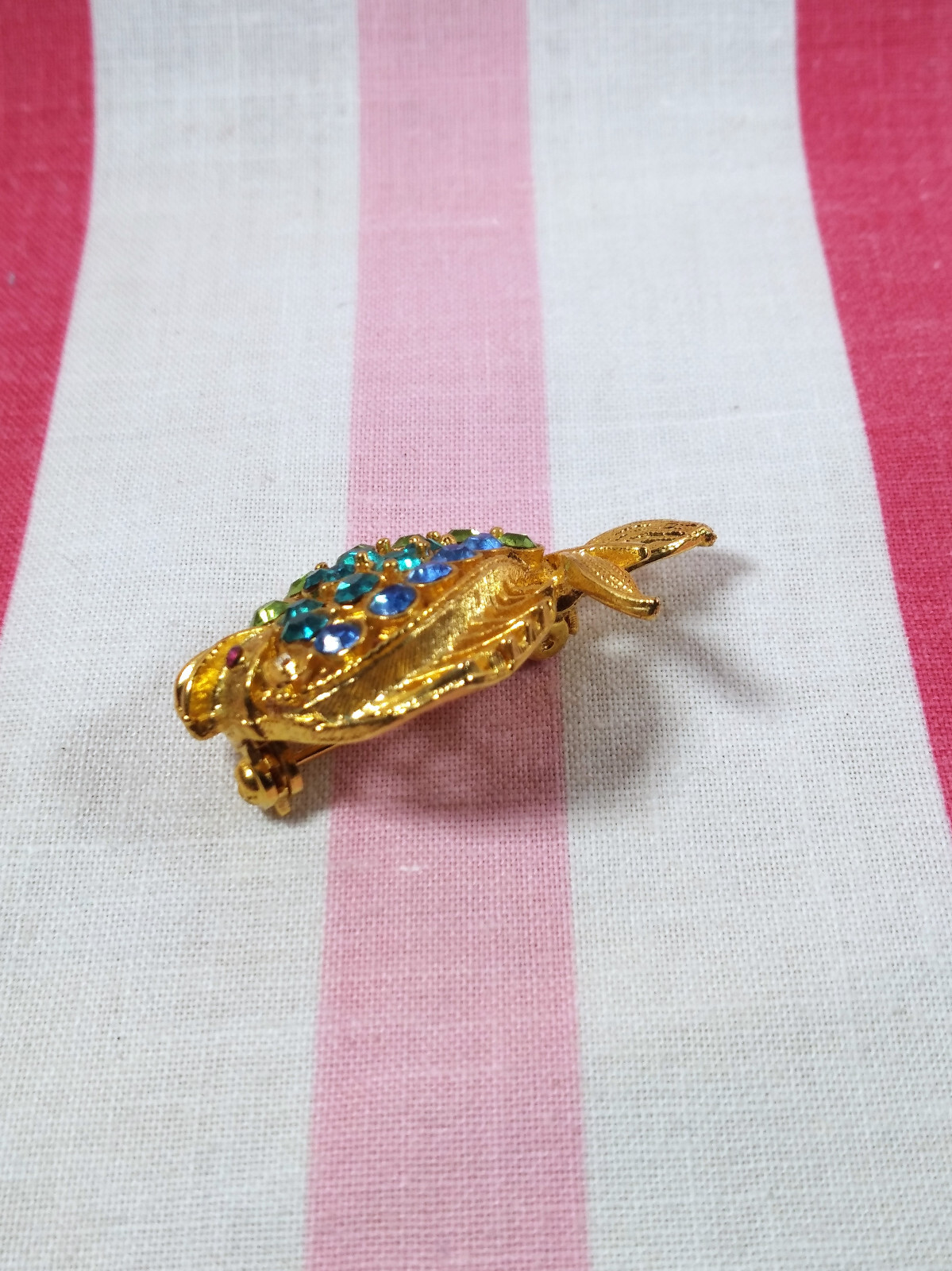 Colorful Mid Century Rhinestone FISH Brooch Pin with Gold Finish & Safety Clasp