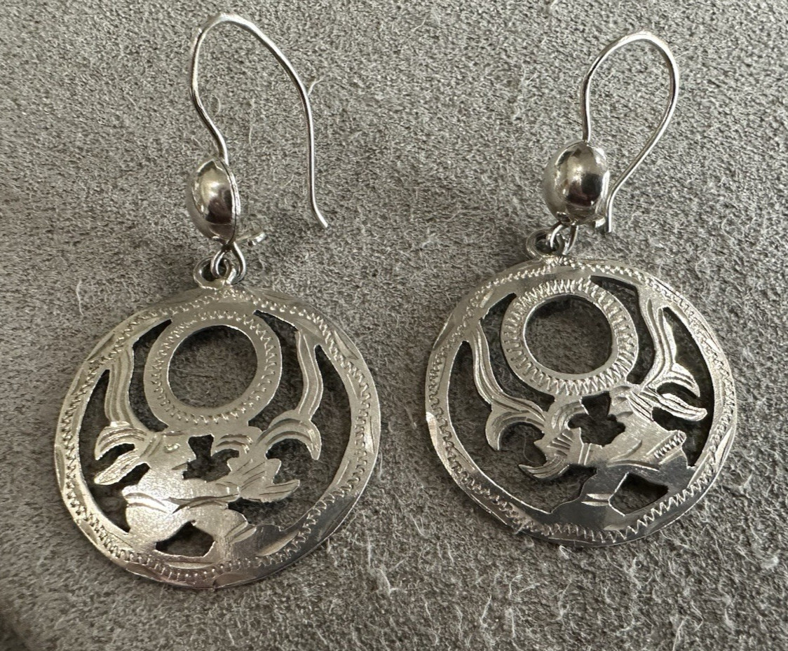Vintage 900 Silver Guatemala Tribal Warrior Ornate Etched Dangle Earrings