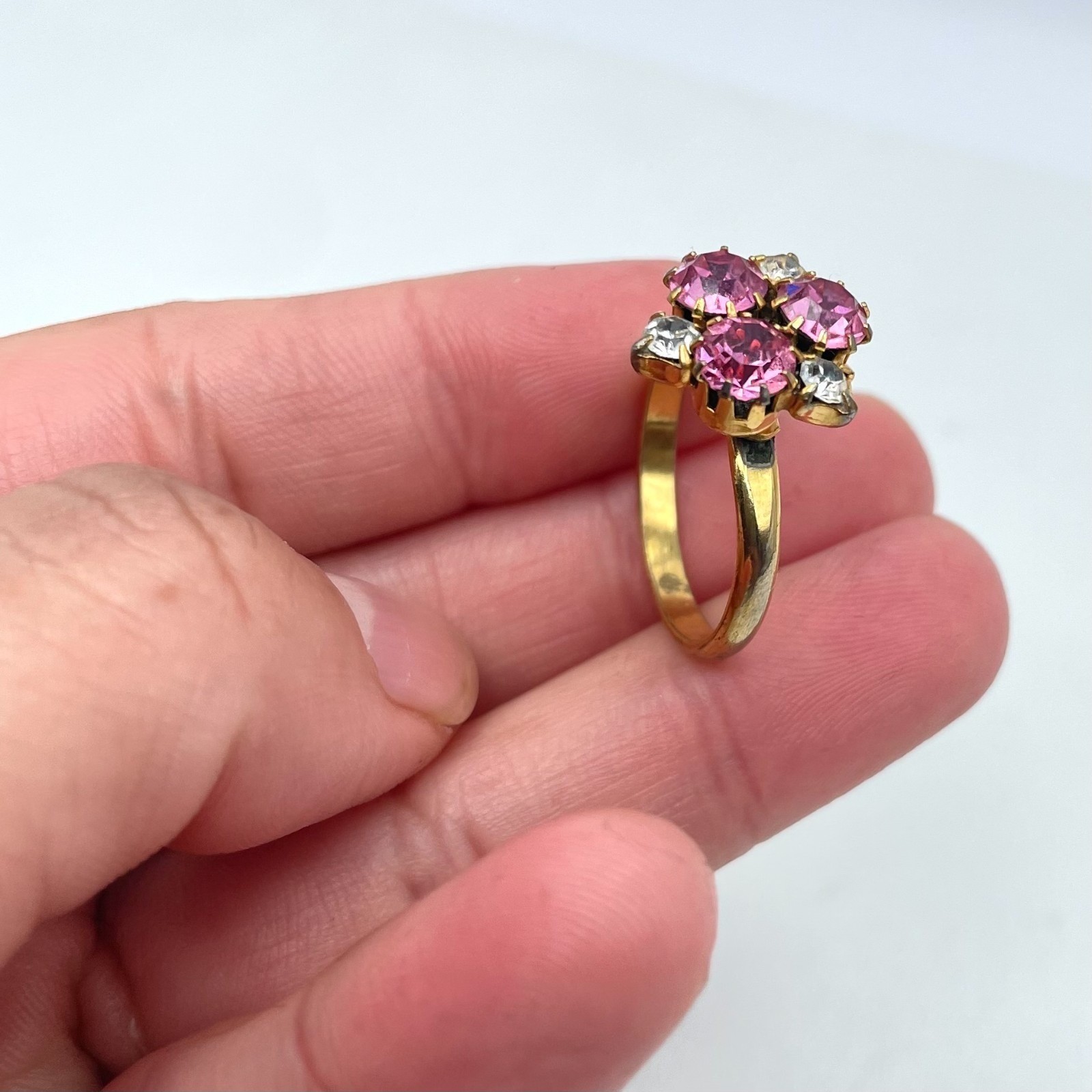 Vintage Gold-Tone Fashion Pink Faceted Prong Cluster Rhinestone Cocktail Ring